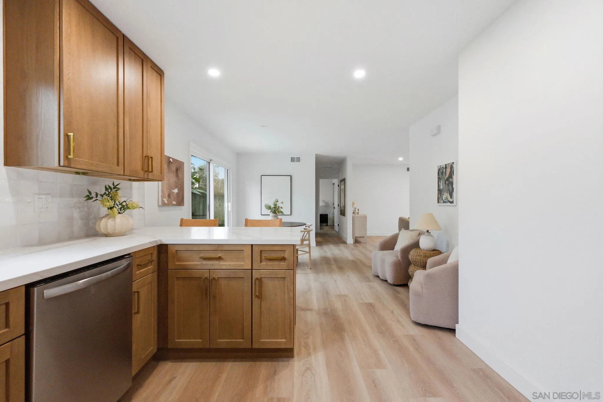 https://cdn.realtyfeed.com/cdn/127/260002289/975b0d8e038ef50e9f4693a8bbbad729.webp