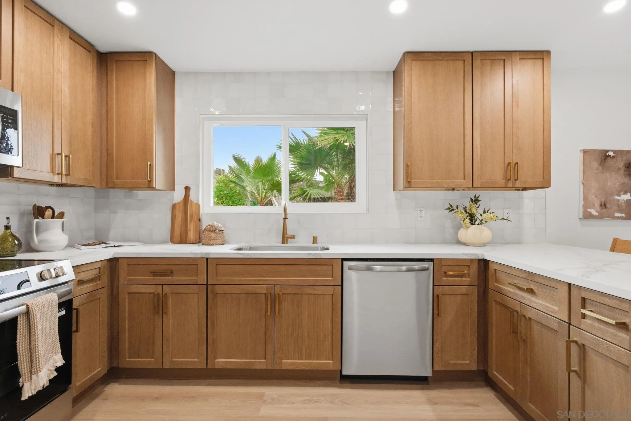 https://cdn.realtyfeed.com/cdn/127/260002289/a3a6e774775bede0c235c0a6ba6c4118.webp