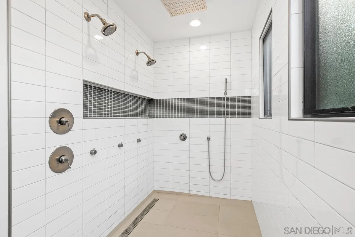 https://cdn.realtyfeed.com/cdn/127/260002291/6678b646f5c72407dddc95c0e960afd4.webp
