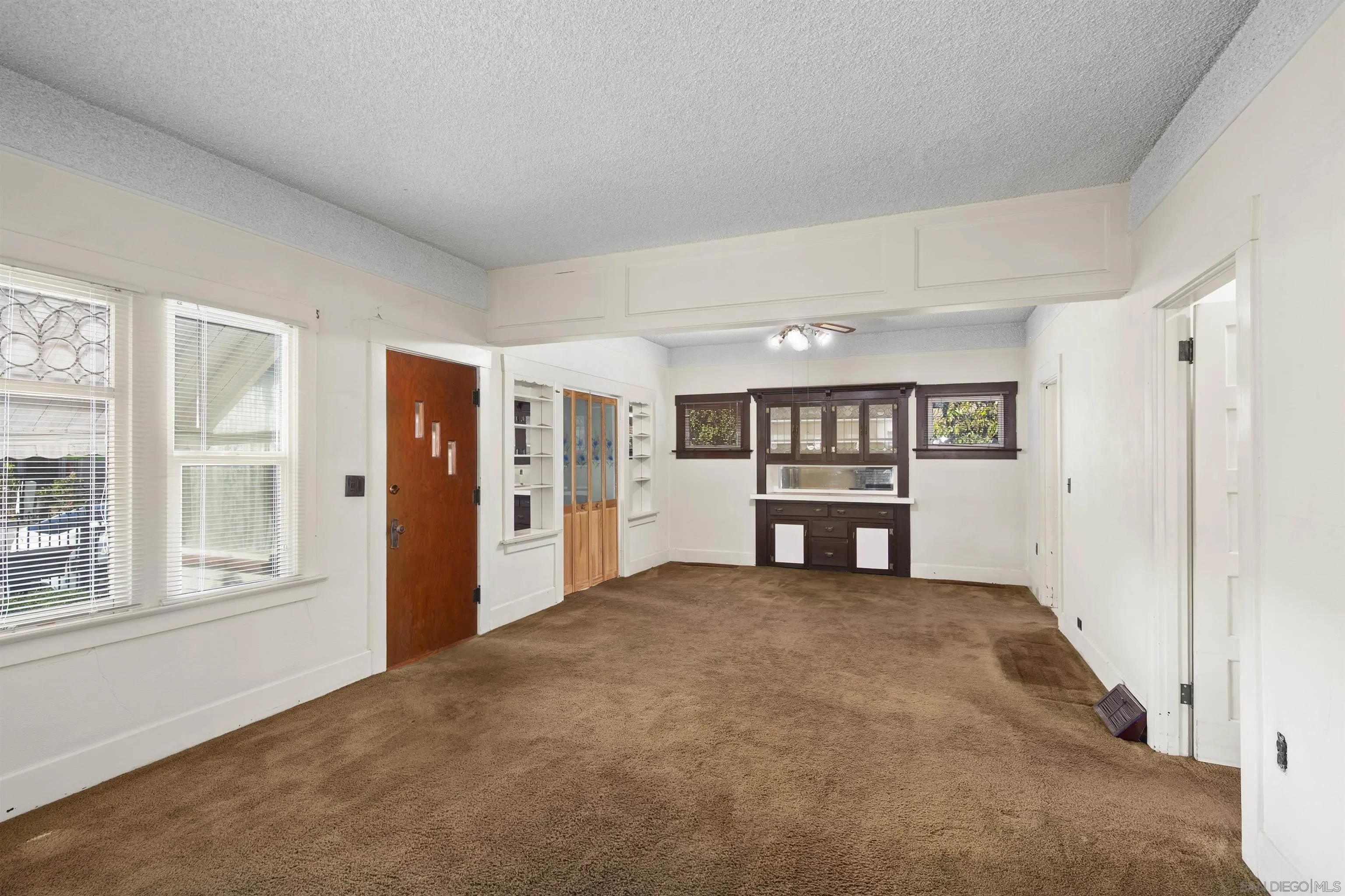 https://cdn.realtyfeed.com/cdn/127/260002292/19206ba16177ec633324502224b95b53.webp