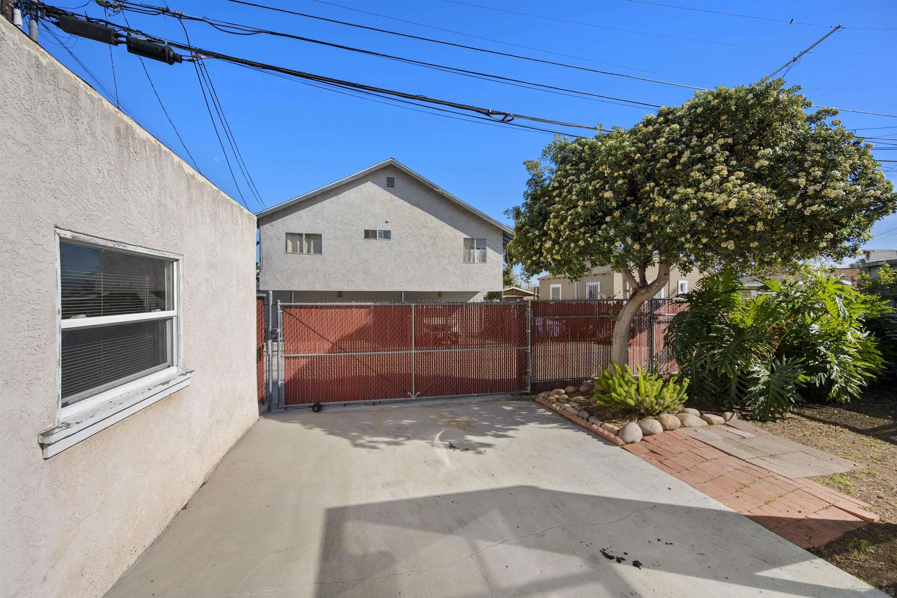 https://cdn.realtyfeed.com/cdn/127/260002292/19ee8e17783a03994f99cb2ed472a793.webp