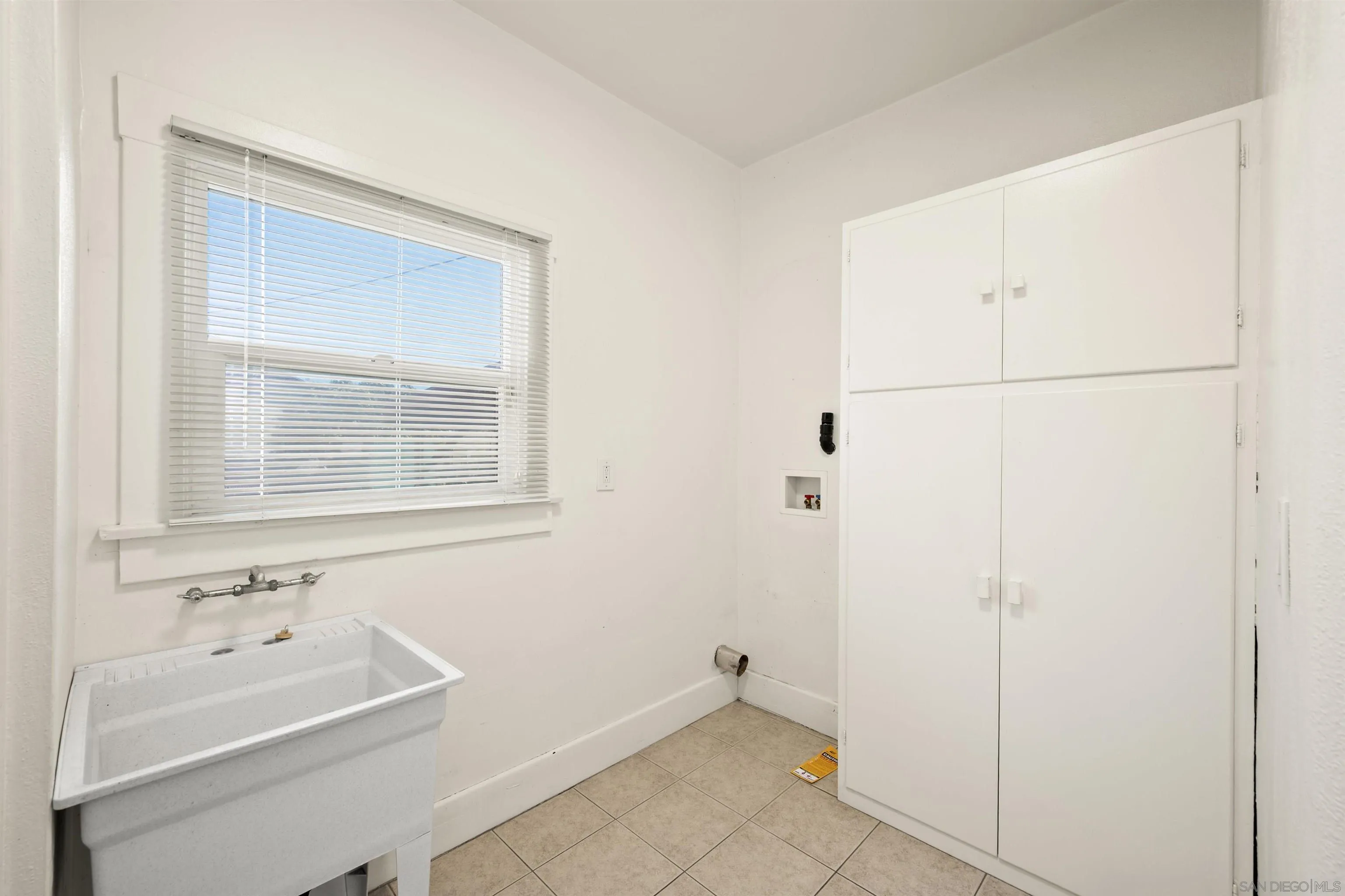 https://cdn.realtyfeed.com/cdn/127/260002292/83b15f0fc22c1fae9a806fba173e4836.webp