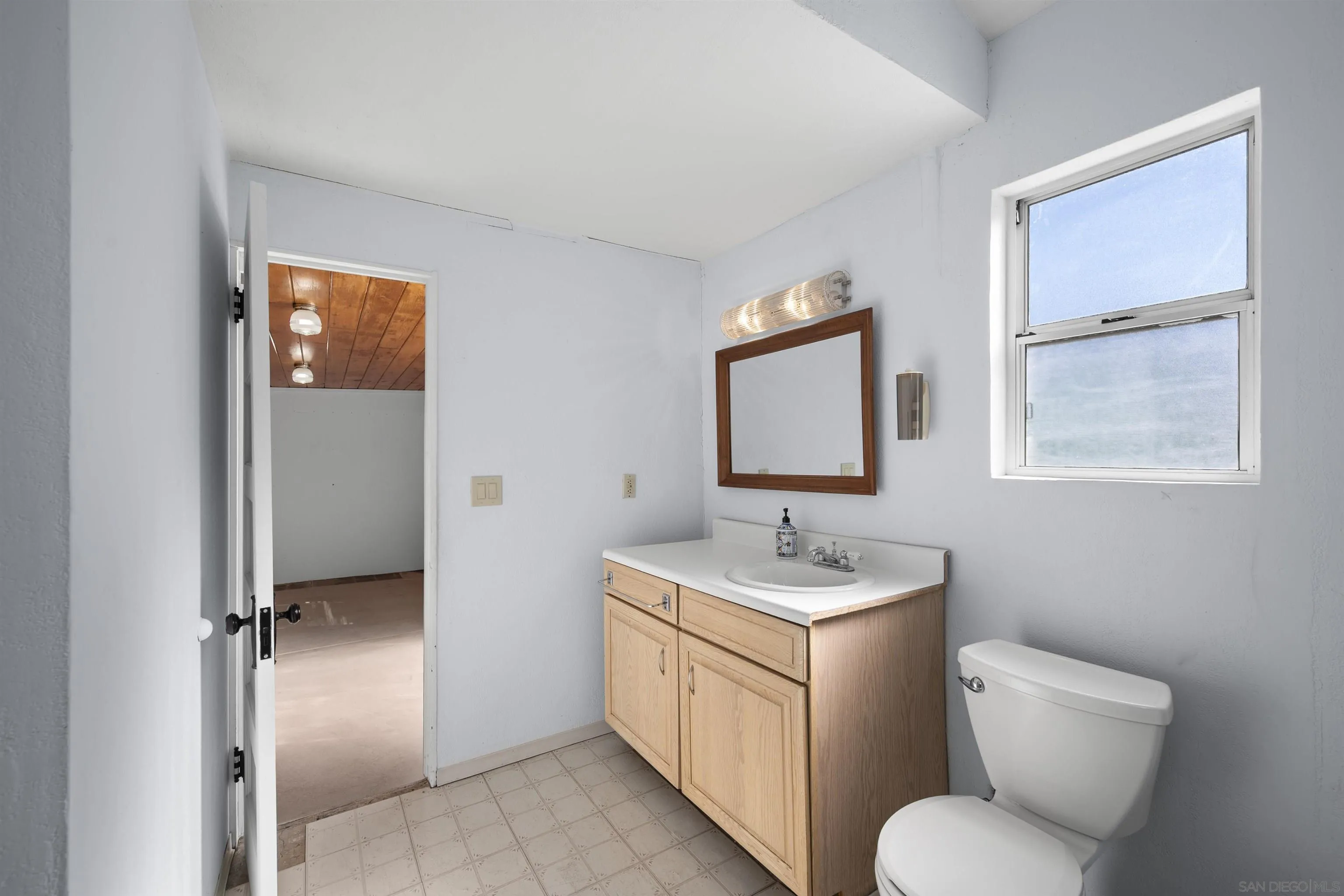 https://cdn.realtyfeed.com/cdn/127/260002292/bf842d56e34f6f60195d952209884f1b.webp