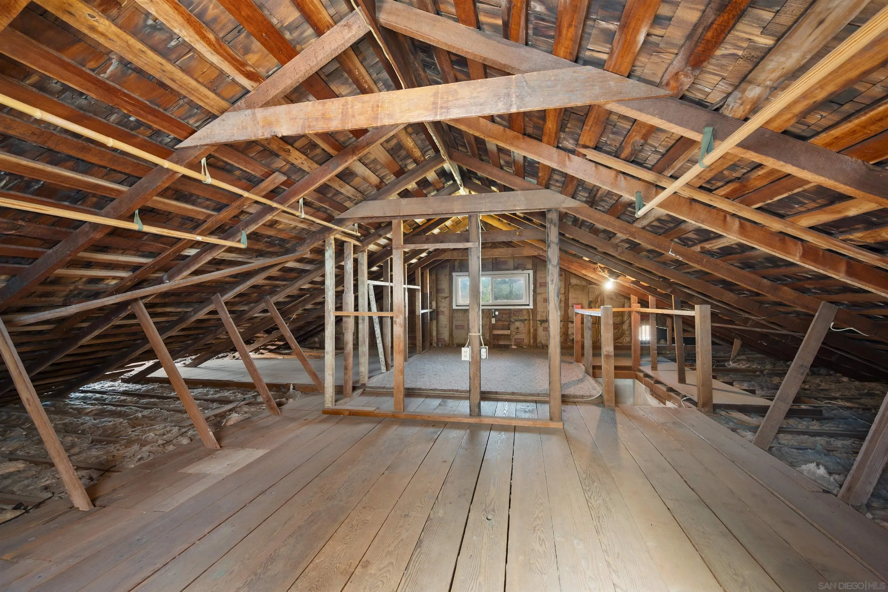 https://cdn.realtyfeed.com/cdn/127/260002292/d901b6170abe2a9b1bce3251538c9674.webp