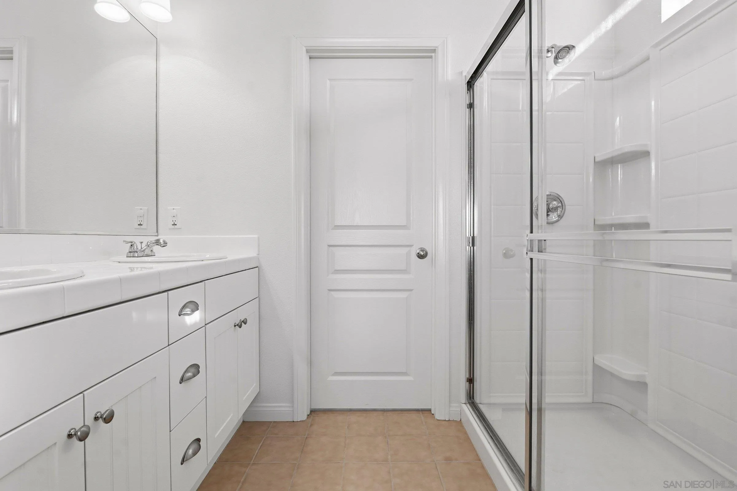 https://cdn.realtyfeed.com/cdn/127/260002296/4f8301fe9fe77d392b96149d5eeb2f6d.webp