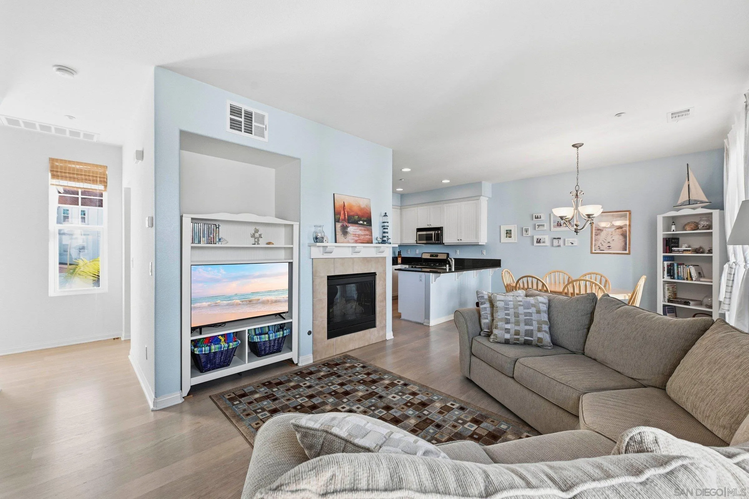 https://cdn.realtyfeed.com/cdn/127/260002296/794736b8a50cc124b84e8eb34dbcd234.webp
