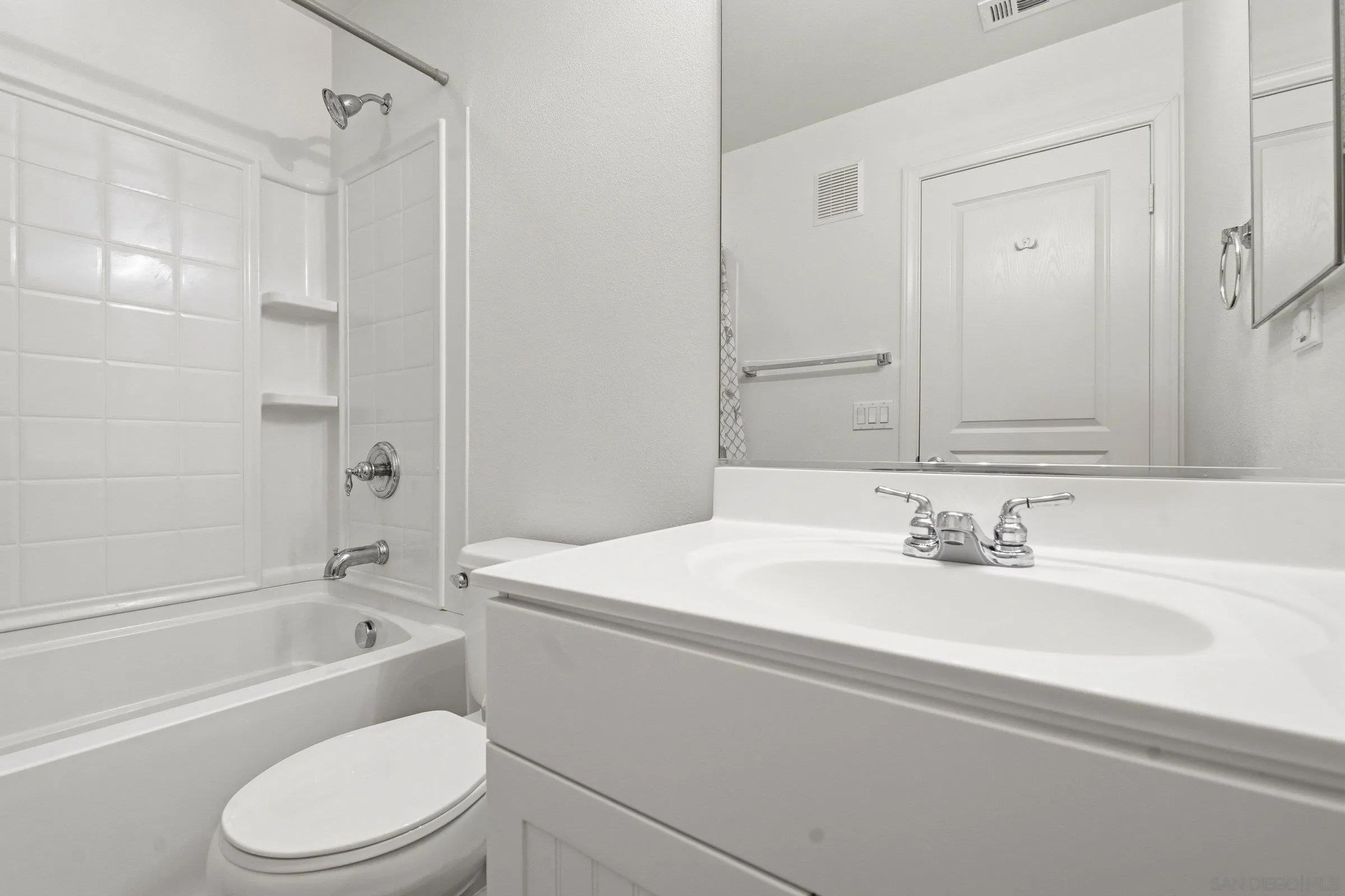 https://cdn.realtyfeed.com/cdn/127/260002296/932ccce5fd5bad8c7e741439488eb386.webp