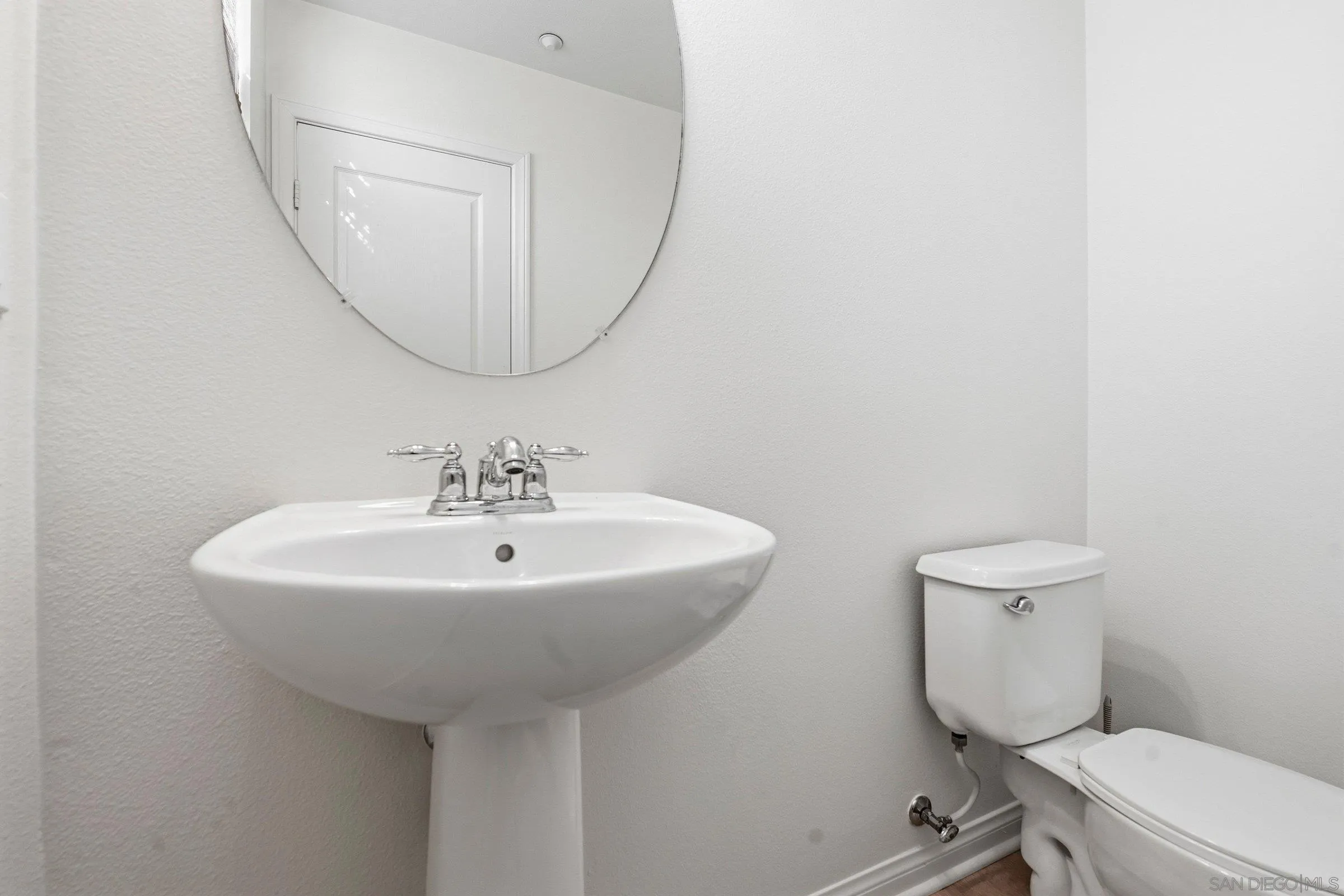 https://cdn.realtyfeed.com/cdn/127/260002296/a63906f1c104b2fc943916a59ad51e20.webp