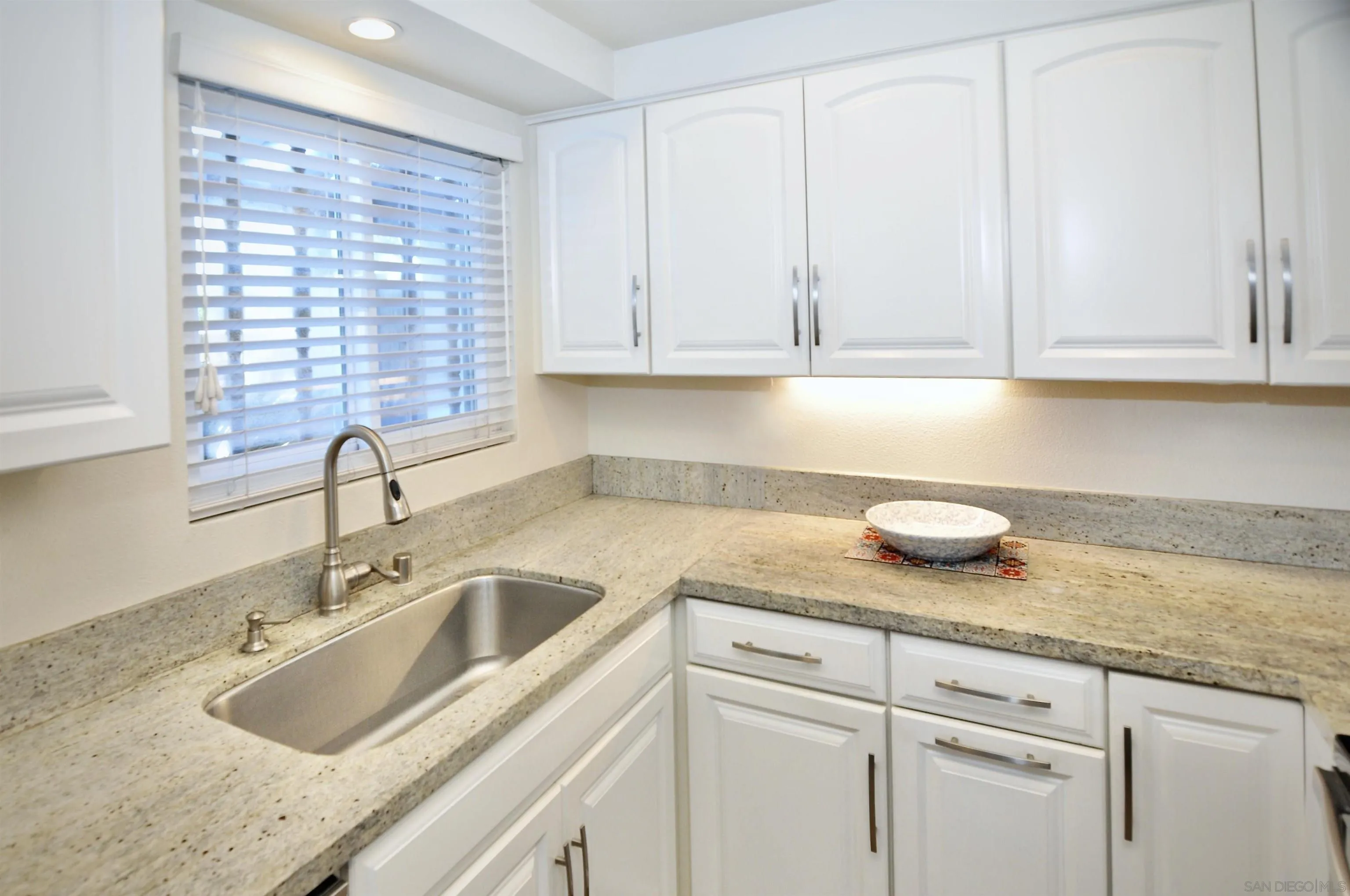 Photo #7: 260002297 Listing: Photo #7