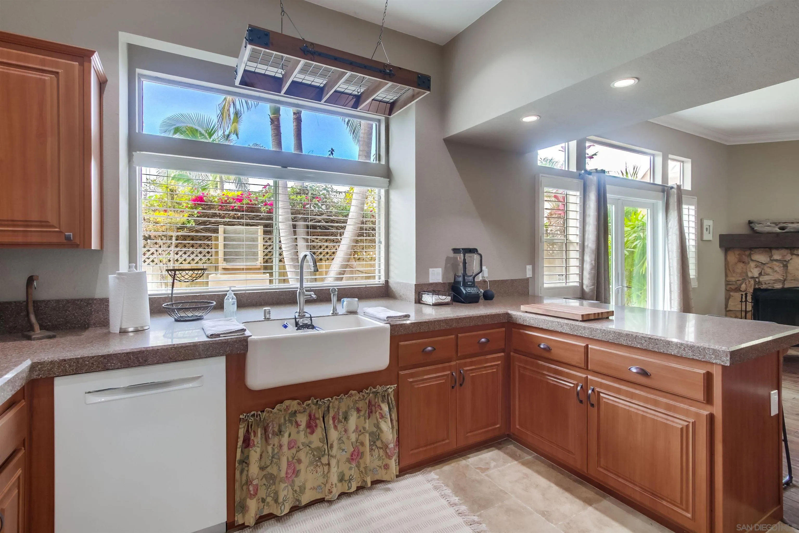 https://cdn.realtyfeed.com/cdn/127/260002299/1821d4a422a5581de77384f369fa3d43.webp