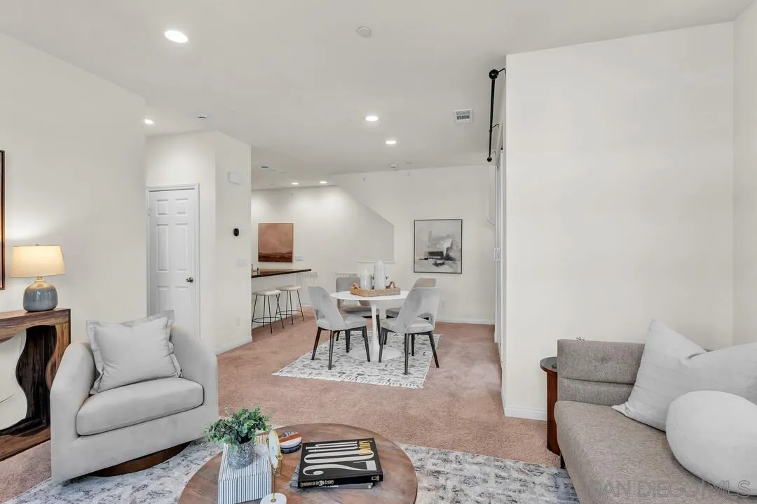 https://cdn.realtyfeed.com/cdn/127/260002300/3f45313374271620333b726798eb4090.webp