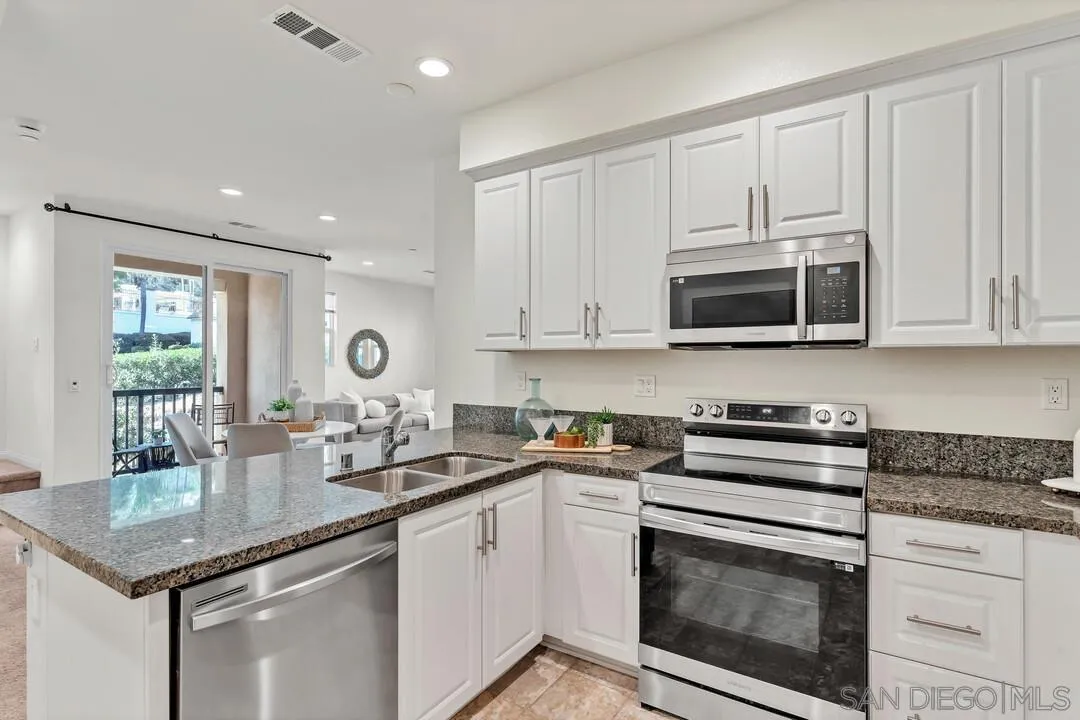 https://cdn.realtyfeed.com/cdn/127/260002300/43f1c2eff844a3c0ed4840c62bf85895.webp