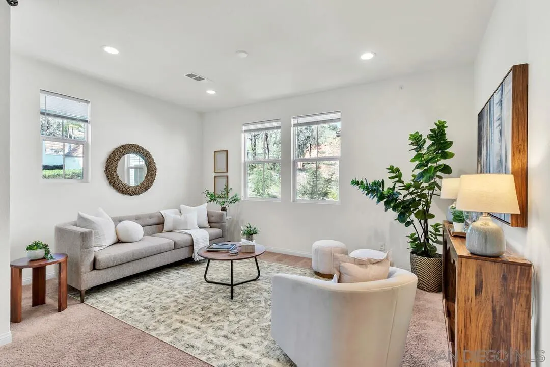 https://cdn.realtyfeed.com/cdn/127/260002300/442ff178c1bf45dd83a141962d81cd6e.webp