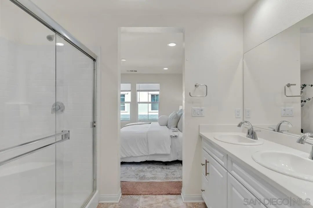 https://cdn.realtyfeed.com/cdn/127/260002300/53f53ffa3414629f5d2e380a43e76818.webp