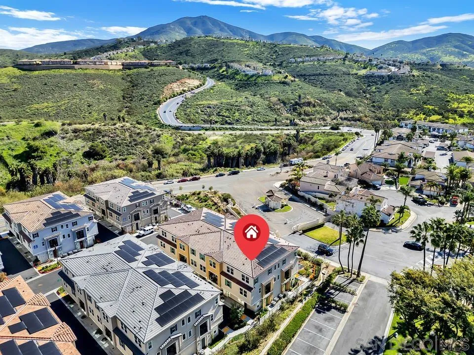 https://cdn.realtyfeed.com/cdn/127/260002300/cfae37c884f7645c588a73abcc1b0d04.webp