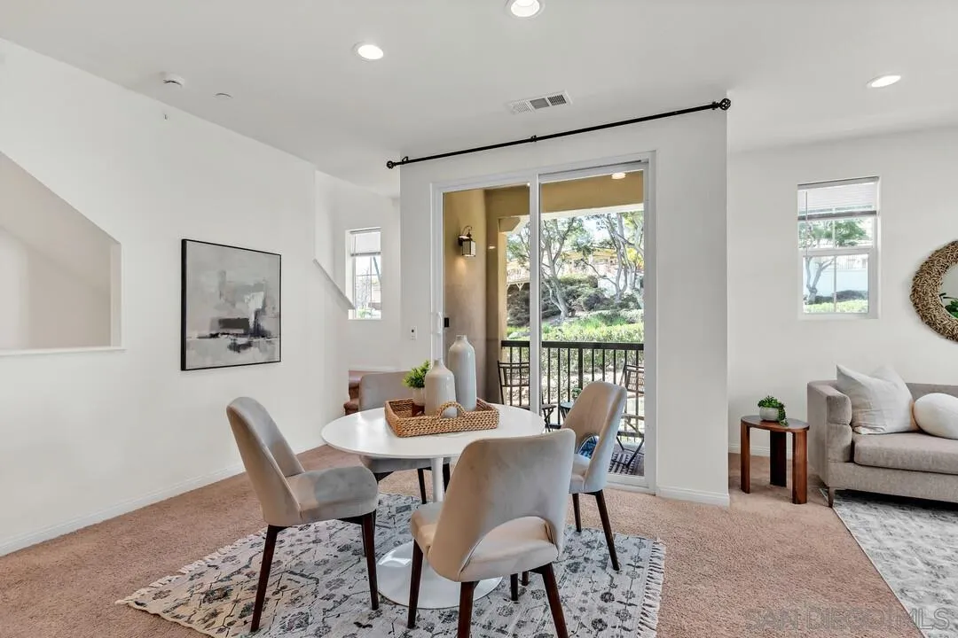 https://cdn.realtyfeed.com/cdn/127/260002300/f170b09e098612f78e6a3cda7576c104.webp