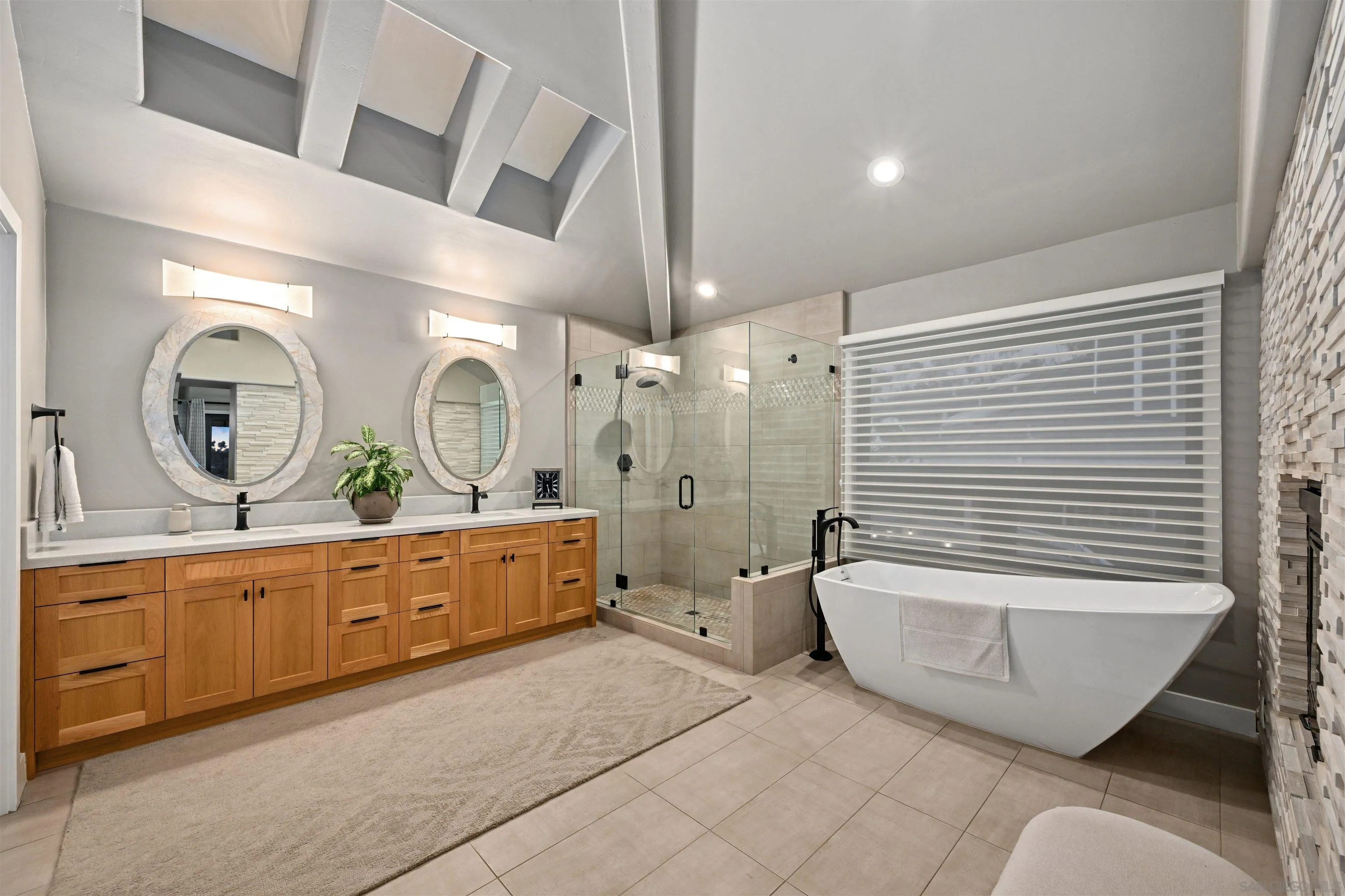 https://cdn.realtyfeed.com/cdn/127/260002302/52117c09e6b0ba88ee935316fa08c360.webp