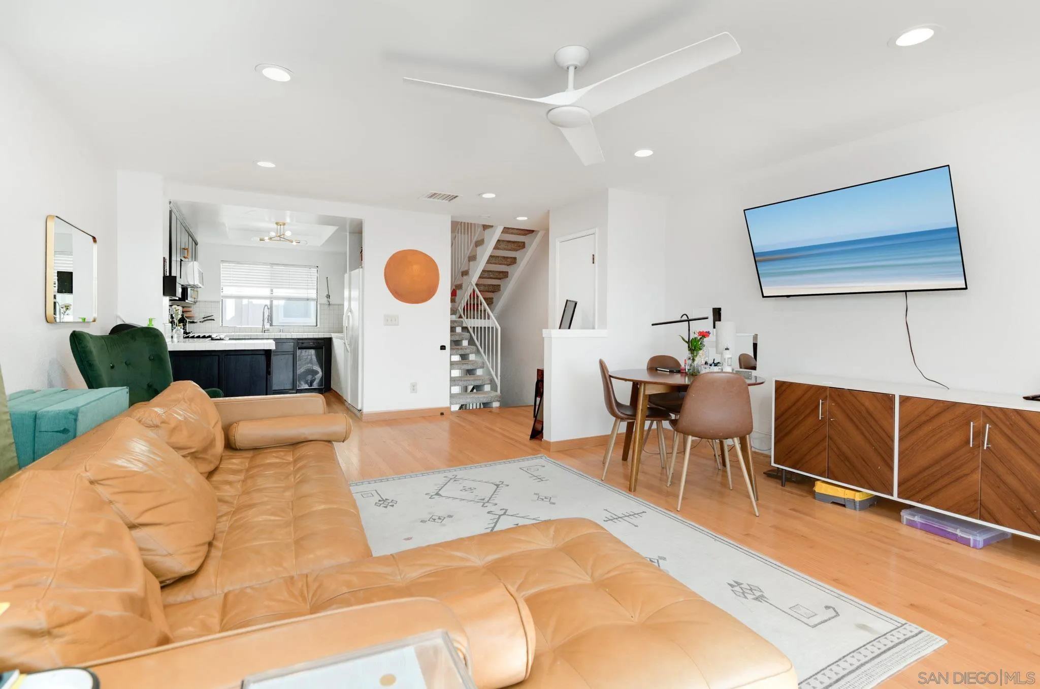 https://cdn.realtyfeed.com/cdn/127/260002305/ec13f0e612169fb8bf3cca407d5e29c2.webp