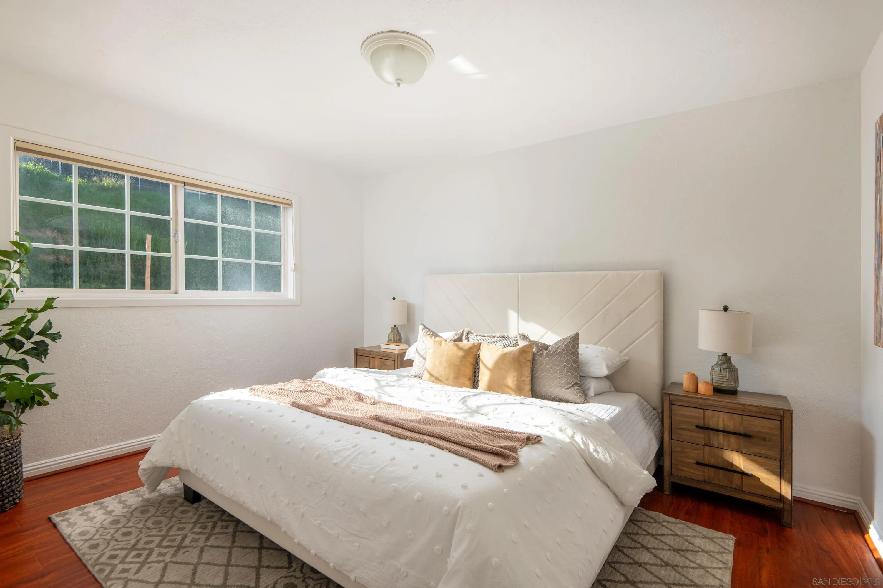 https://cdn.realtyfeed.com/cdn/127/260002306/a76af71e46b986fb3018d1cb3a485076.webp