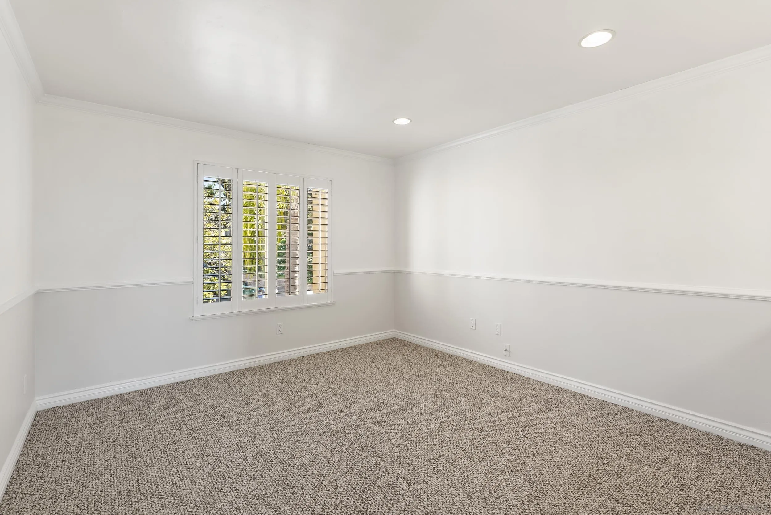 https://cdn.realtyfeed.com/cdn/127/260002308/071931f3a041f04065a5ab9203583bd6.webp