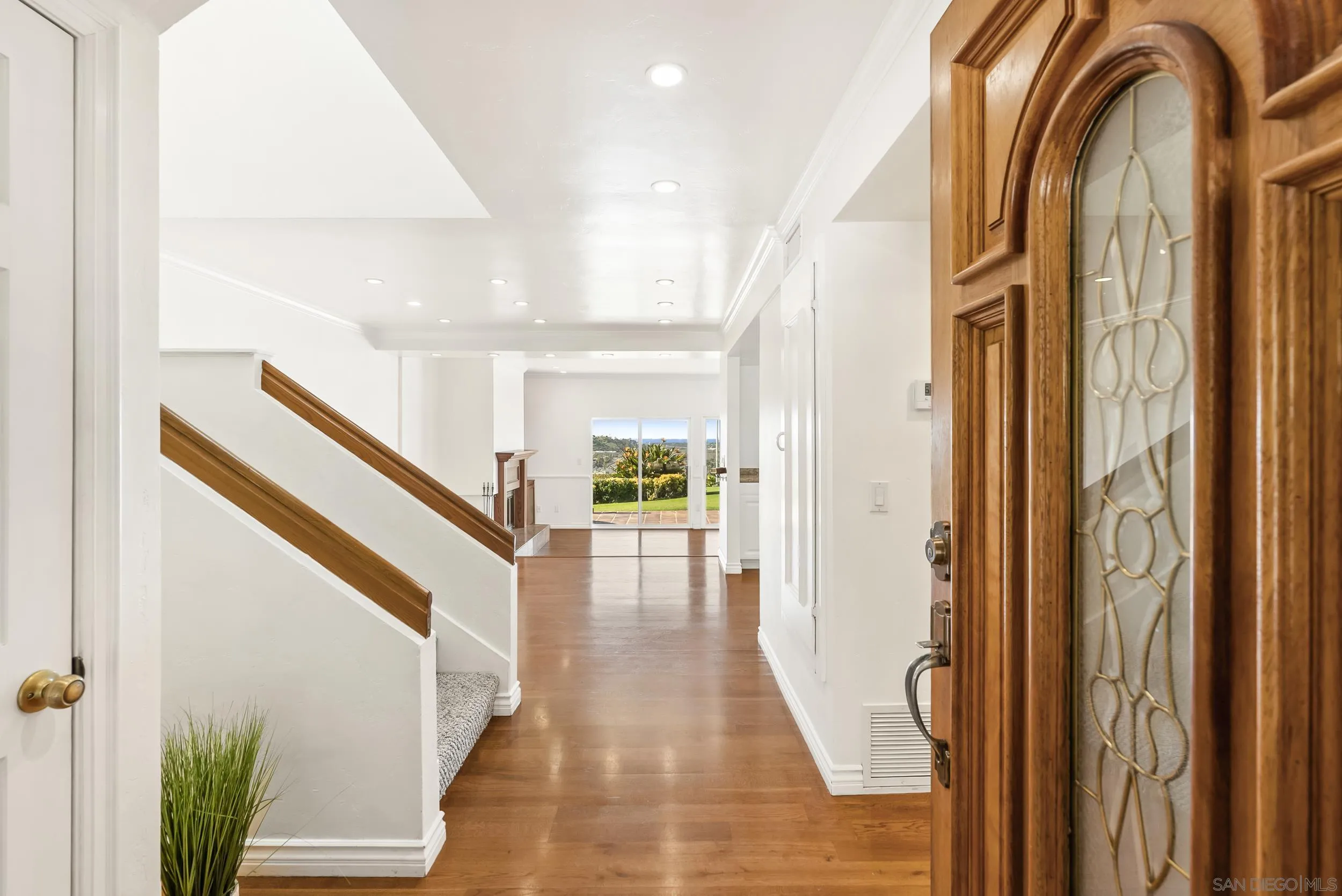 https://cdn.realtyfeed.com/cdn/127/260002308/a66bc47de3d9e496f4a0e8518d386cc6.webp