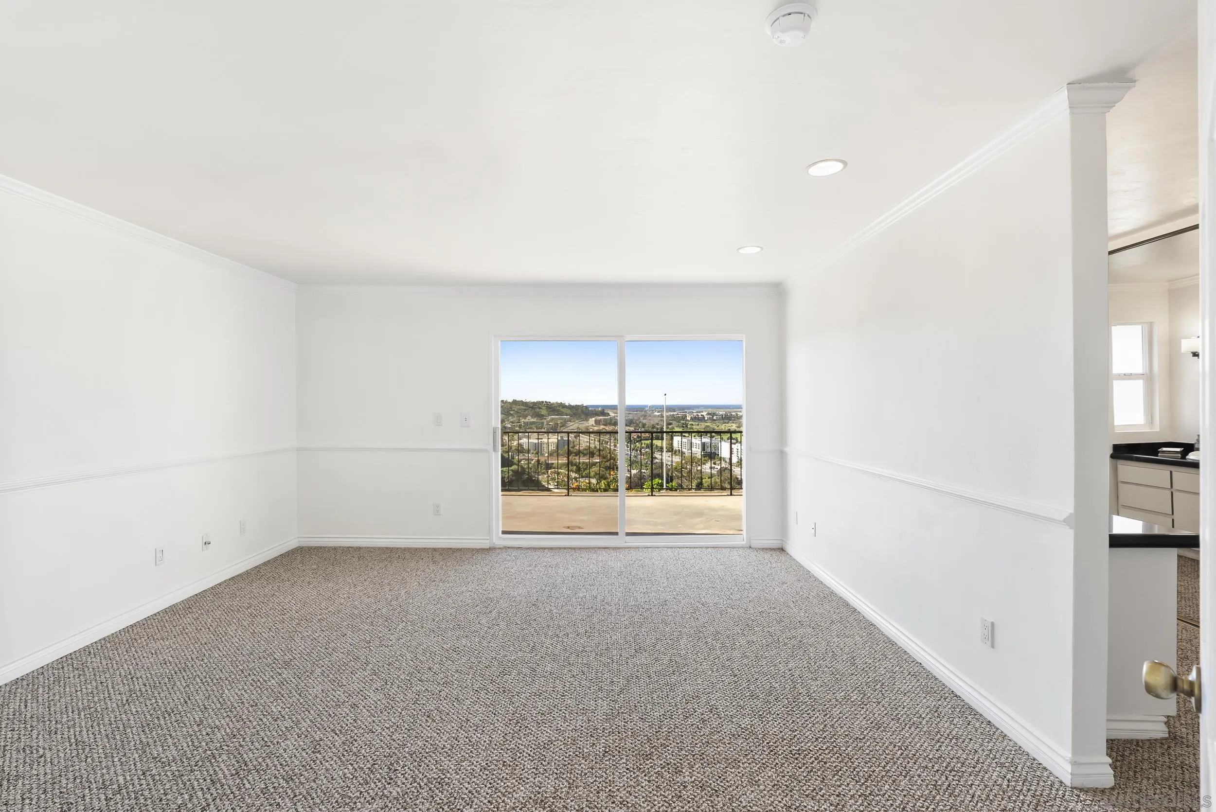 https://cdn.realtyfeed.com/cdn/127/260002308/e3152f7dd0b55f3e85d964d95f6f8d8e.webp