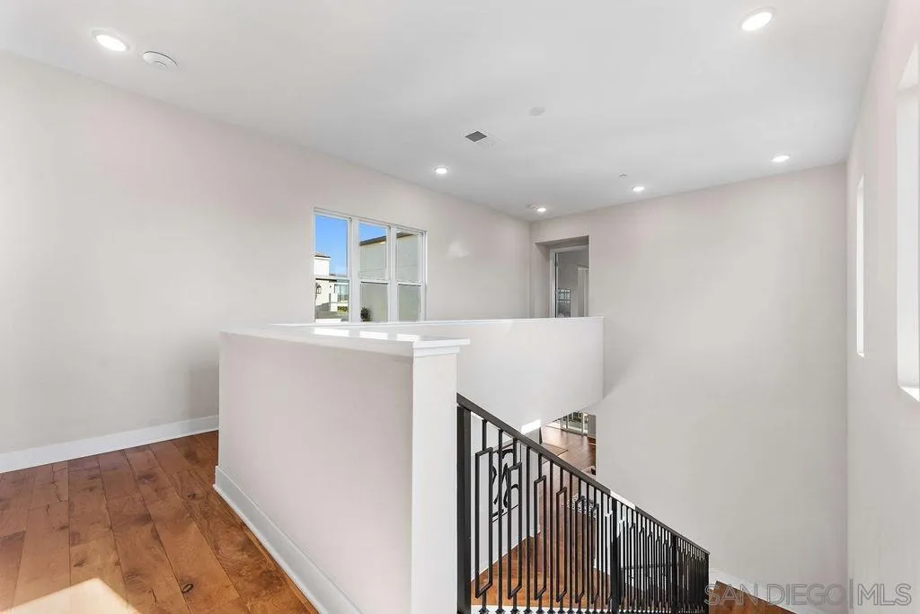 https://cdn.realtyfeed.com/cdn/127/260002309/bb103033720e9f95f587a2ad4ed95e2b.webp