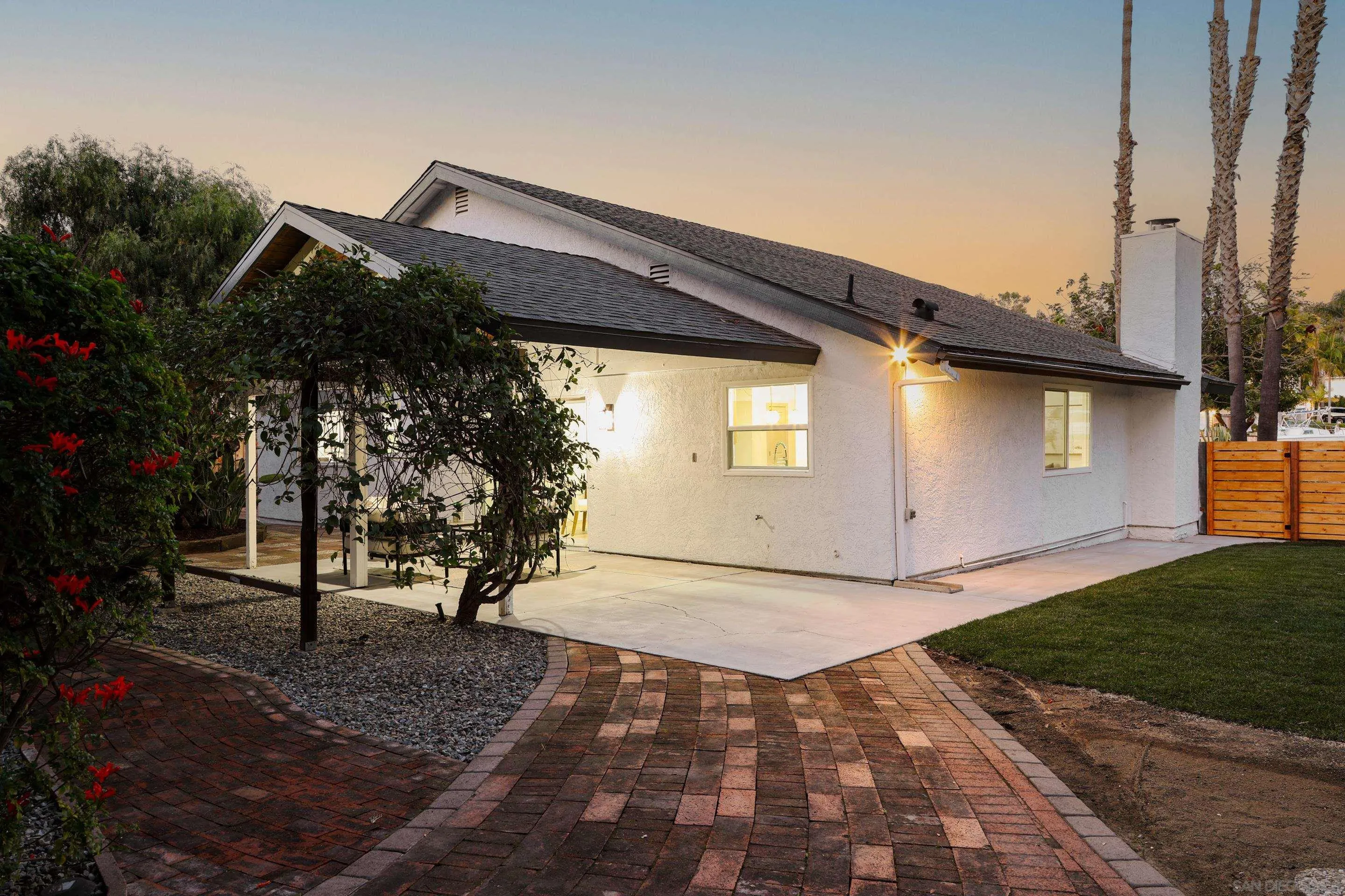 https://cdn.realtyfeed.com/cdn/127/260002311/0a2e3af3415a4d1143e73c89a2a4d969.webp