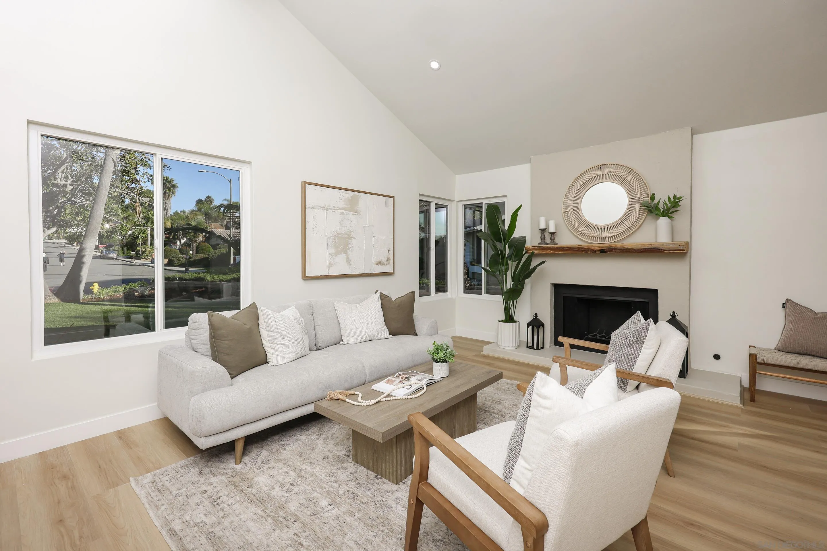 https://cdn.realtyfeed.com/cdn/127/260002311/b74f05f07dfa3254475c9d424ca68191.webp