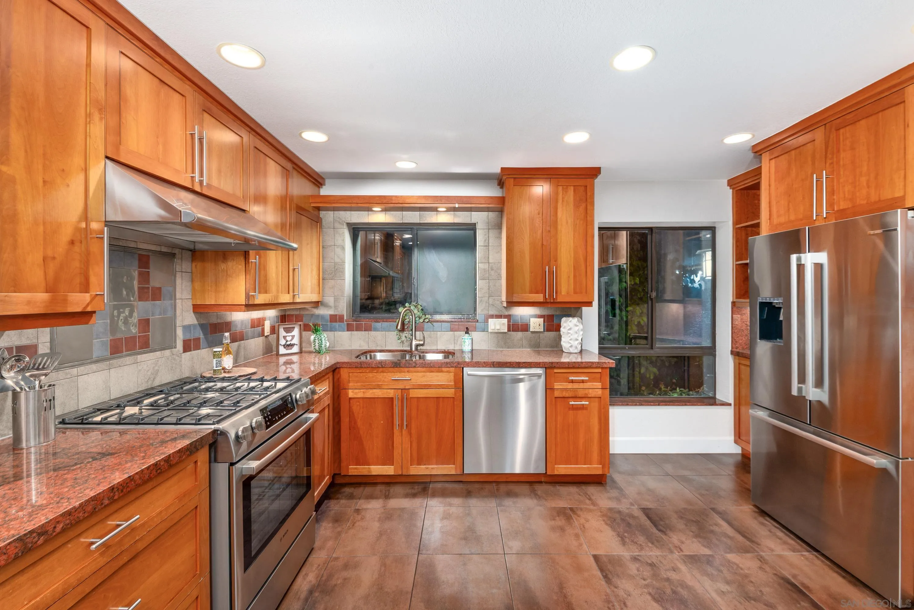 https://cdn.realtyfeed.com/cdn/127/260002316/0cc8cd7406cadc853078ededd74722bd.webp