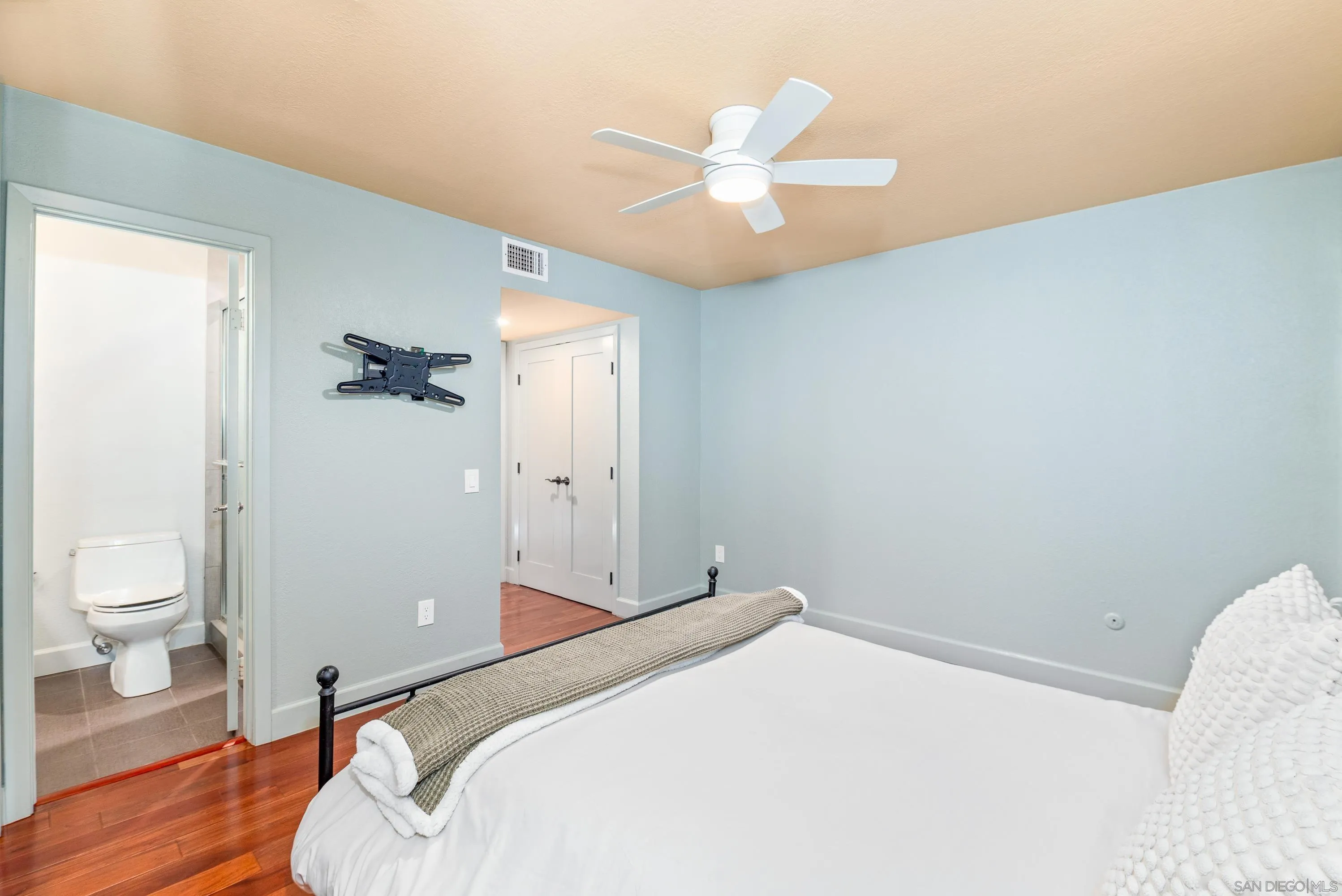 https://cdn.realtyfeed.com/cdn/127/260002316/1045d56205bb77b0eb02f49195f29c0c.webp