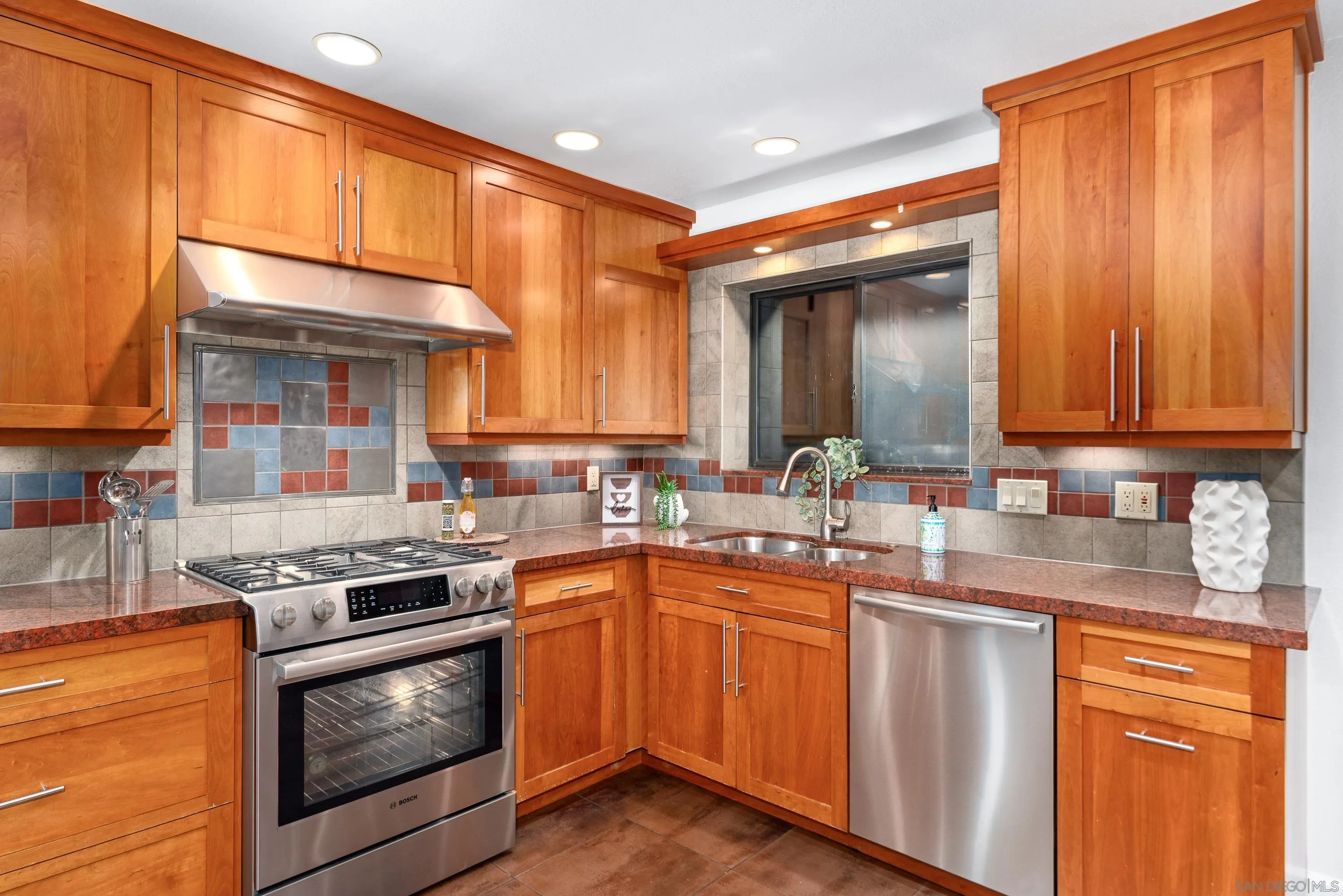https://cdn.realtyfeed.com/cdn/127/260002316/7b1b49a3ba2d9e1591b35307f6646342.webp
