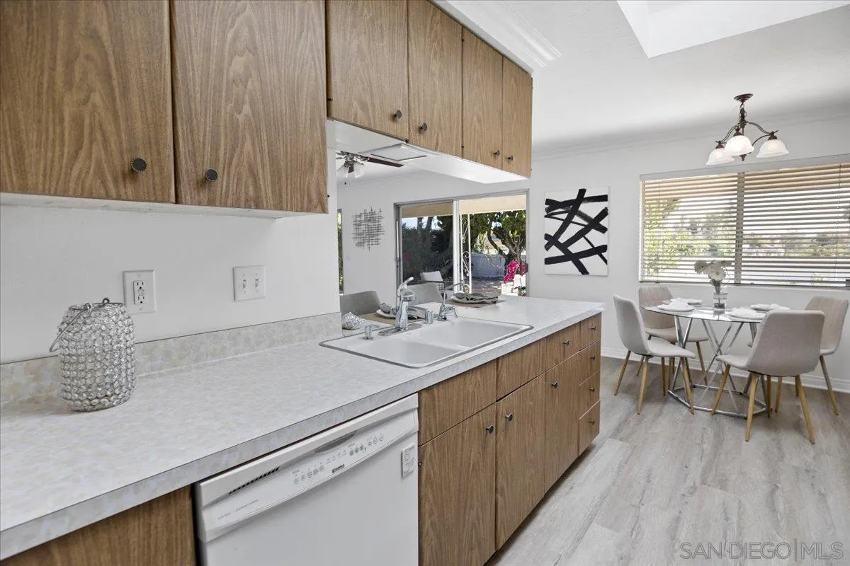 https://cdn.realtyfeed.com/cdn/127/260002317/25c5b629ac9a1ec3f7f5d608eb358045.webp