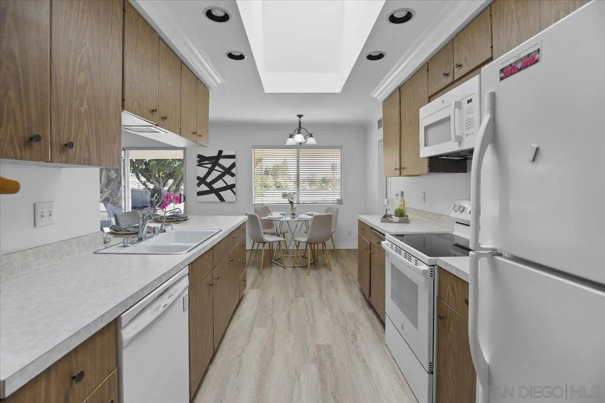 https://cdn.realtyfeed.com/cdn/127/260002317/59208a8f819de803f69bbf9188e90cd7.webp