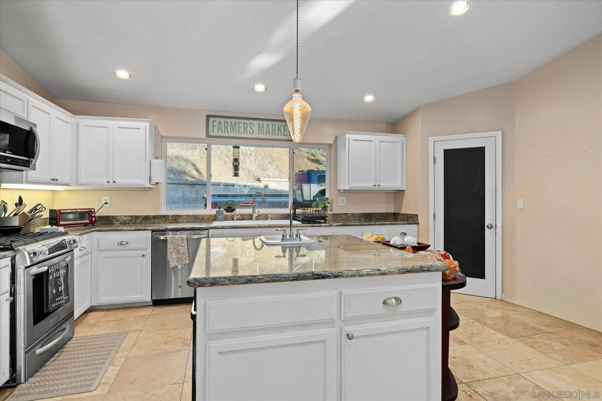 https://cdn.realtyfeed.com/cdn/127/260002320/52244444cdf04a19432710fc615f734c.webp