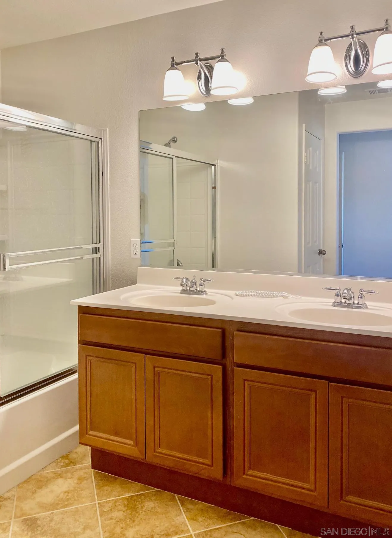 Photo #13: 260002325 Listing: Photo #13