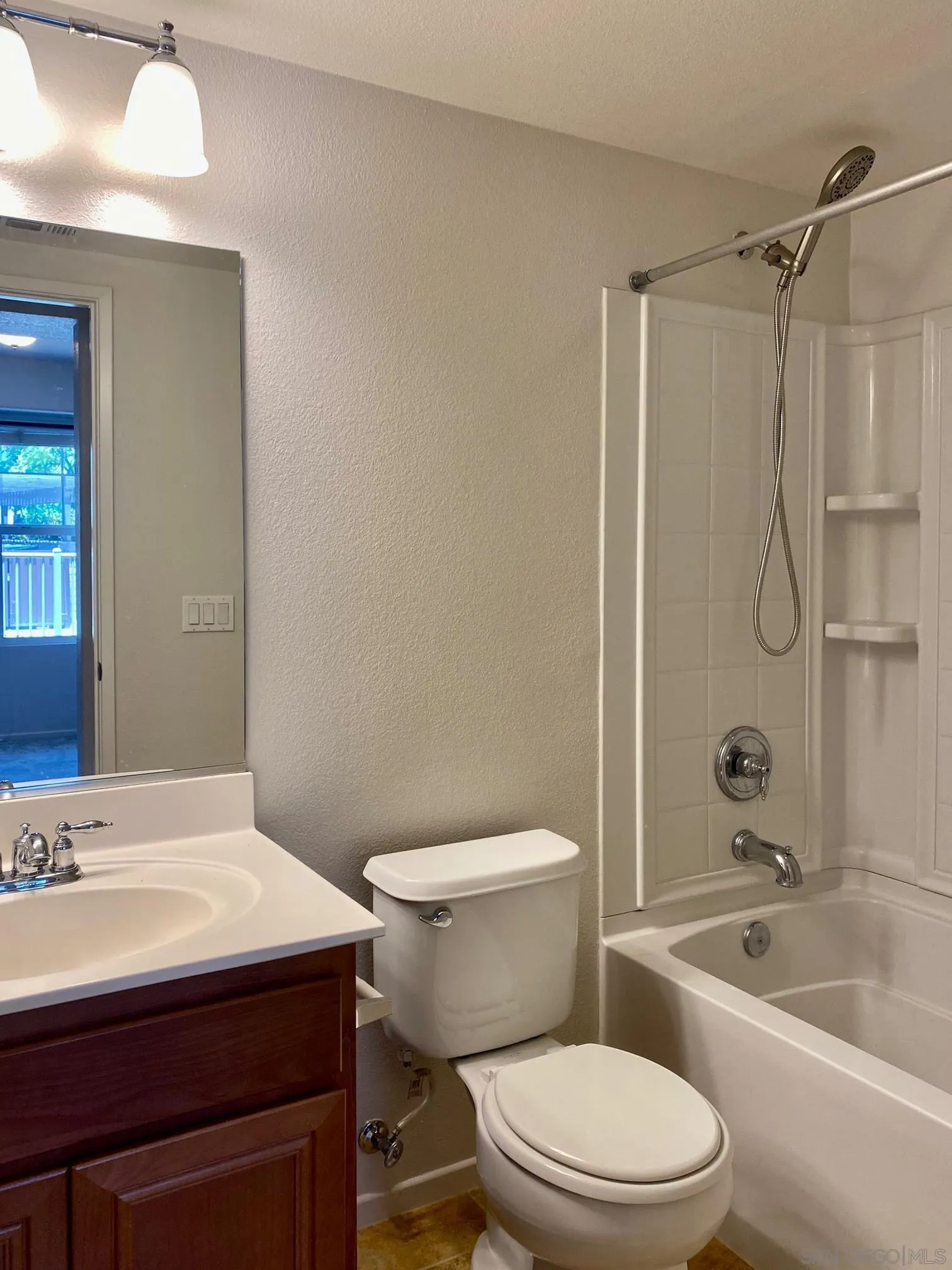 Photo #5: 260002325 Listing: Photo #5