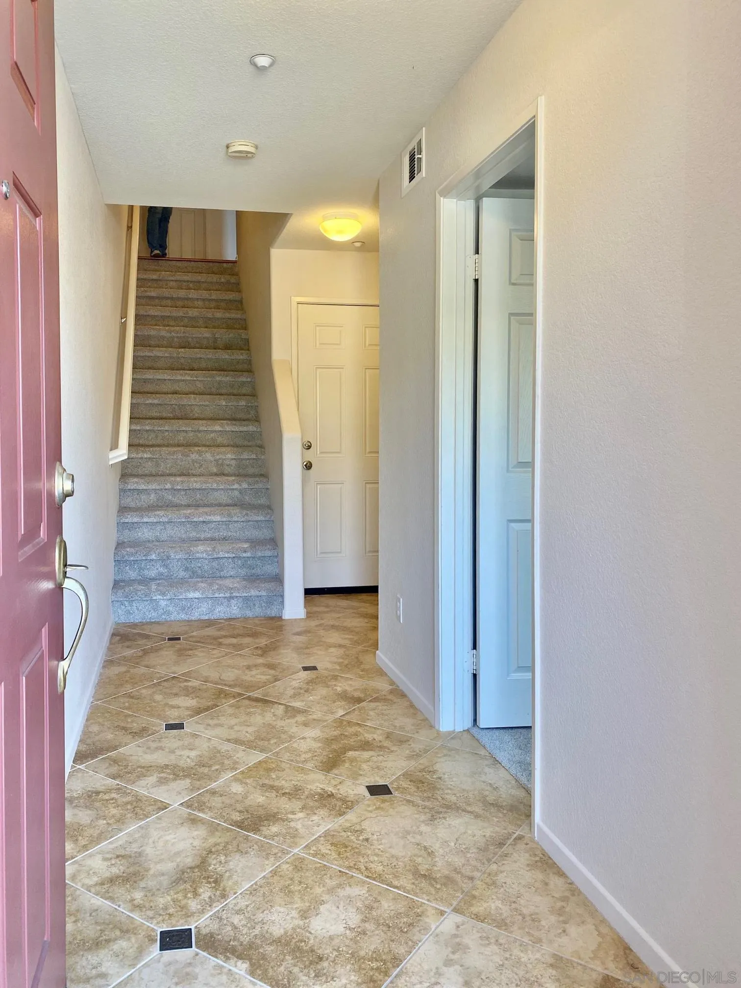 Photo #2: 260002325 Listing: Photo #2