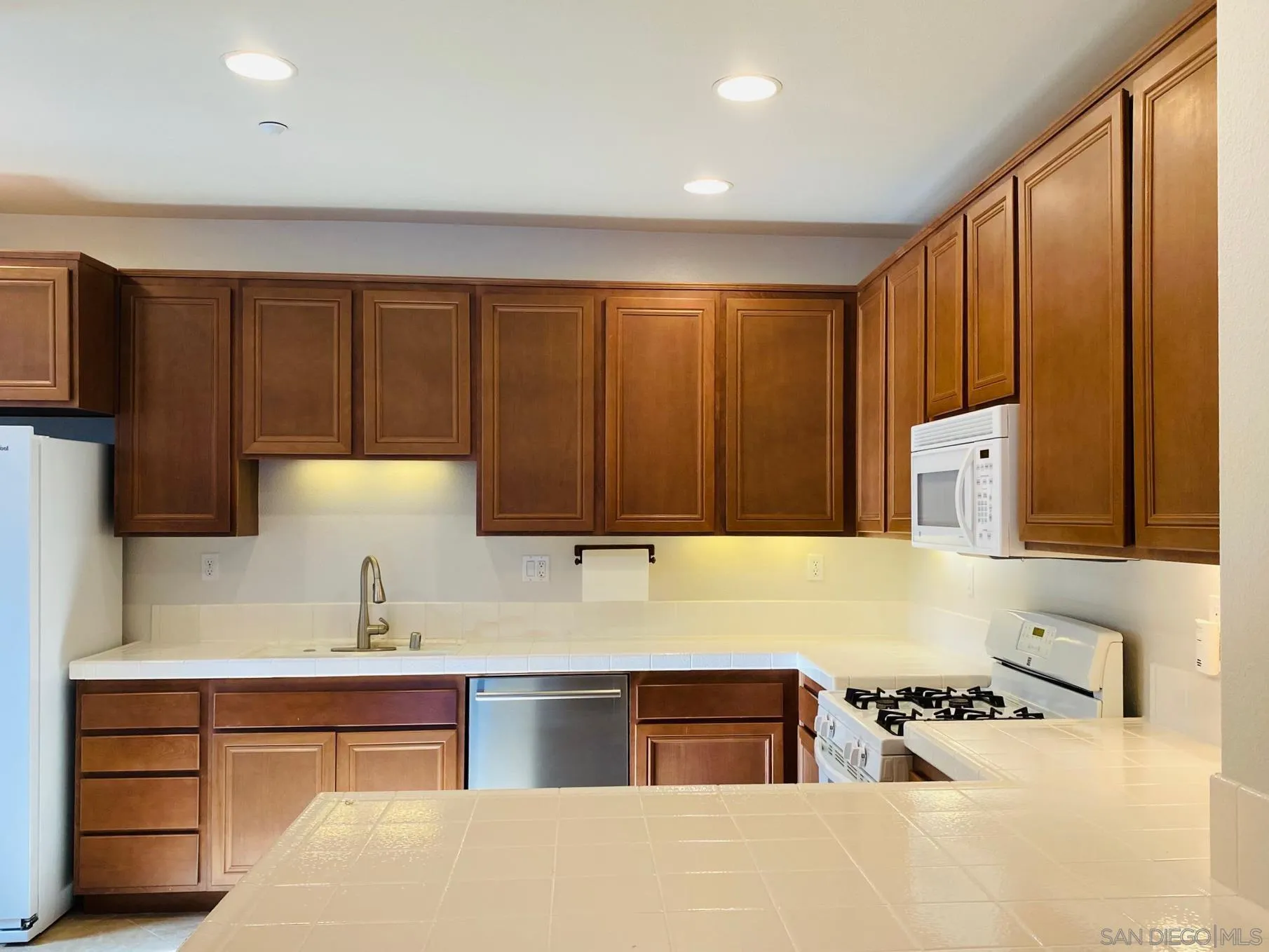 Photo #7: 260002325 Listing: Photo #7