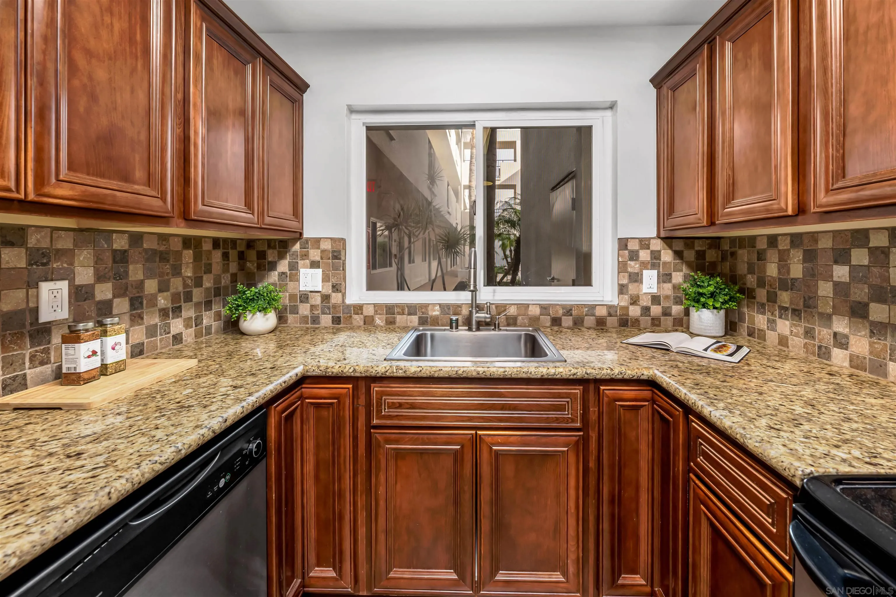 Photo #11: 260002327 Listing: Photo #11