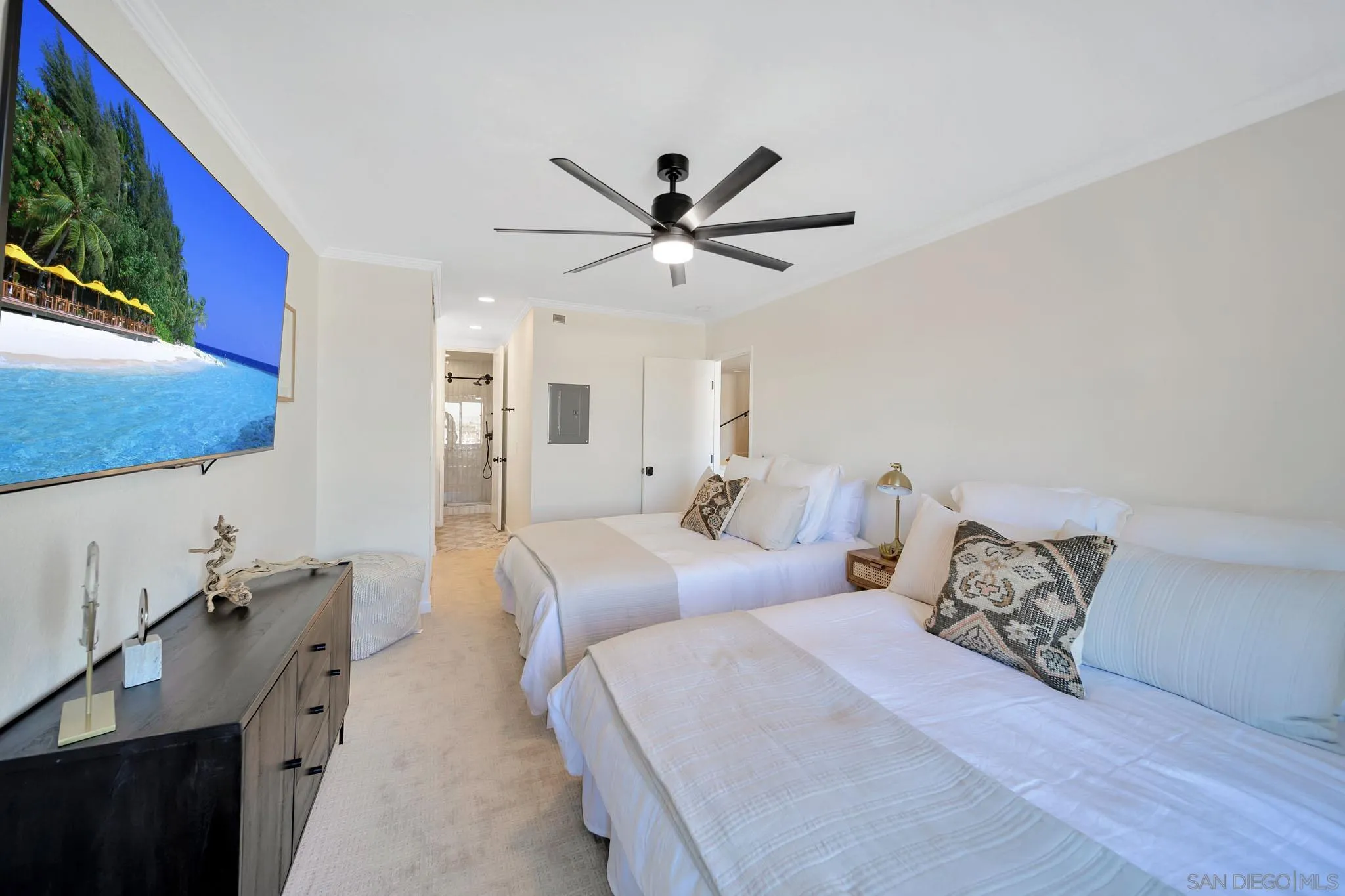 https://cdn.realtyfeed.com/cdn/127/260002329/459601c8ef339cb70561aa0694ab1fd9.webp