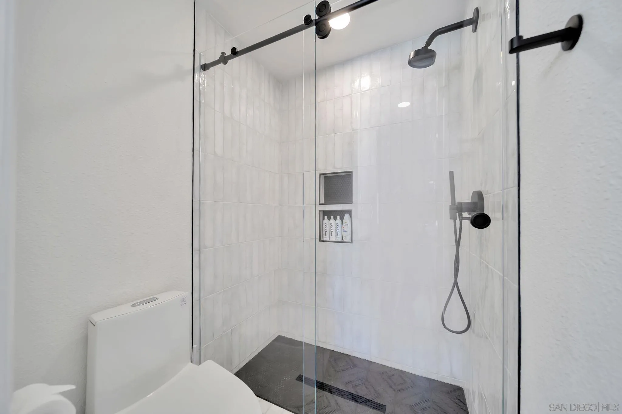 https://cdn.realtyfeed.com/cdn/127/260002329/691751c4d75e45f30dd398281af846e8.webp