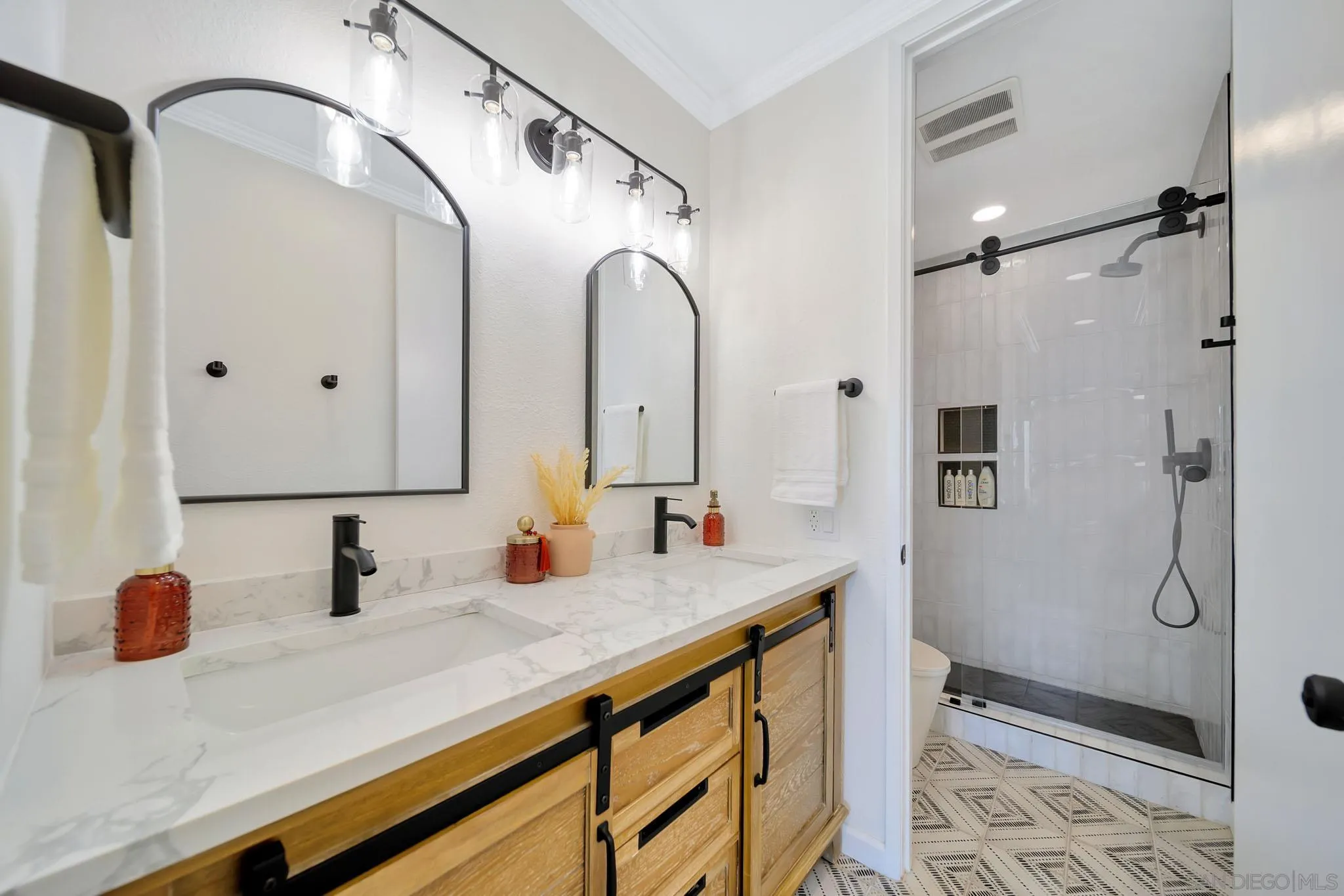 https://cdn.realtyfeed.com/cdn/127/260002329/6b325b08b4f0c8a8567db854df22d0e1.webp