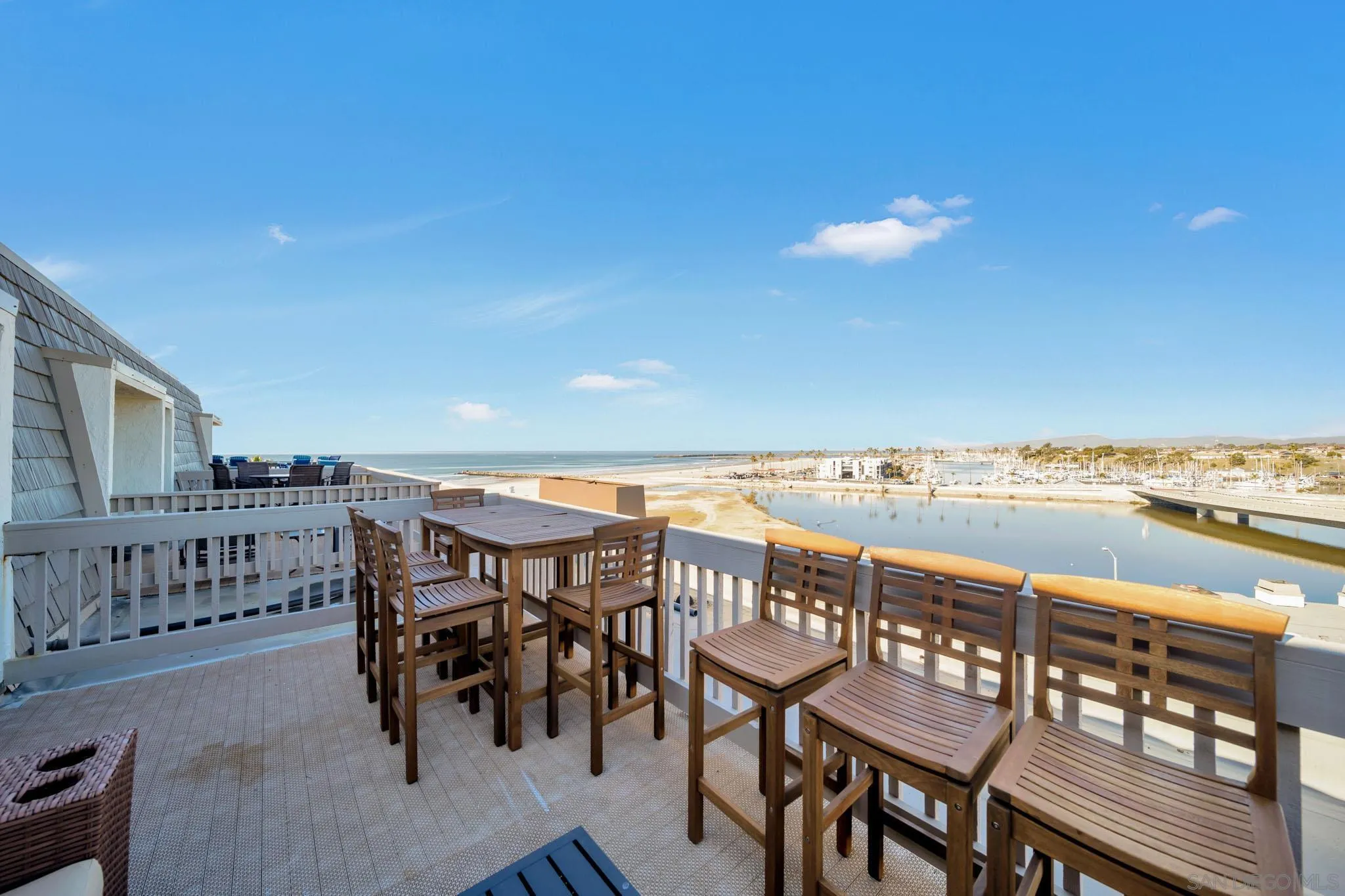 https://cdn.realtyfeed.com/cdn/127/260002329/f4429121c2904215a109d360571953fe.webp