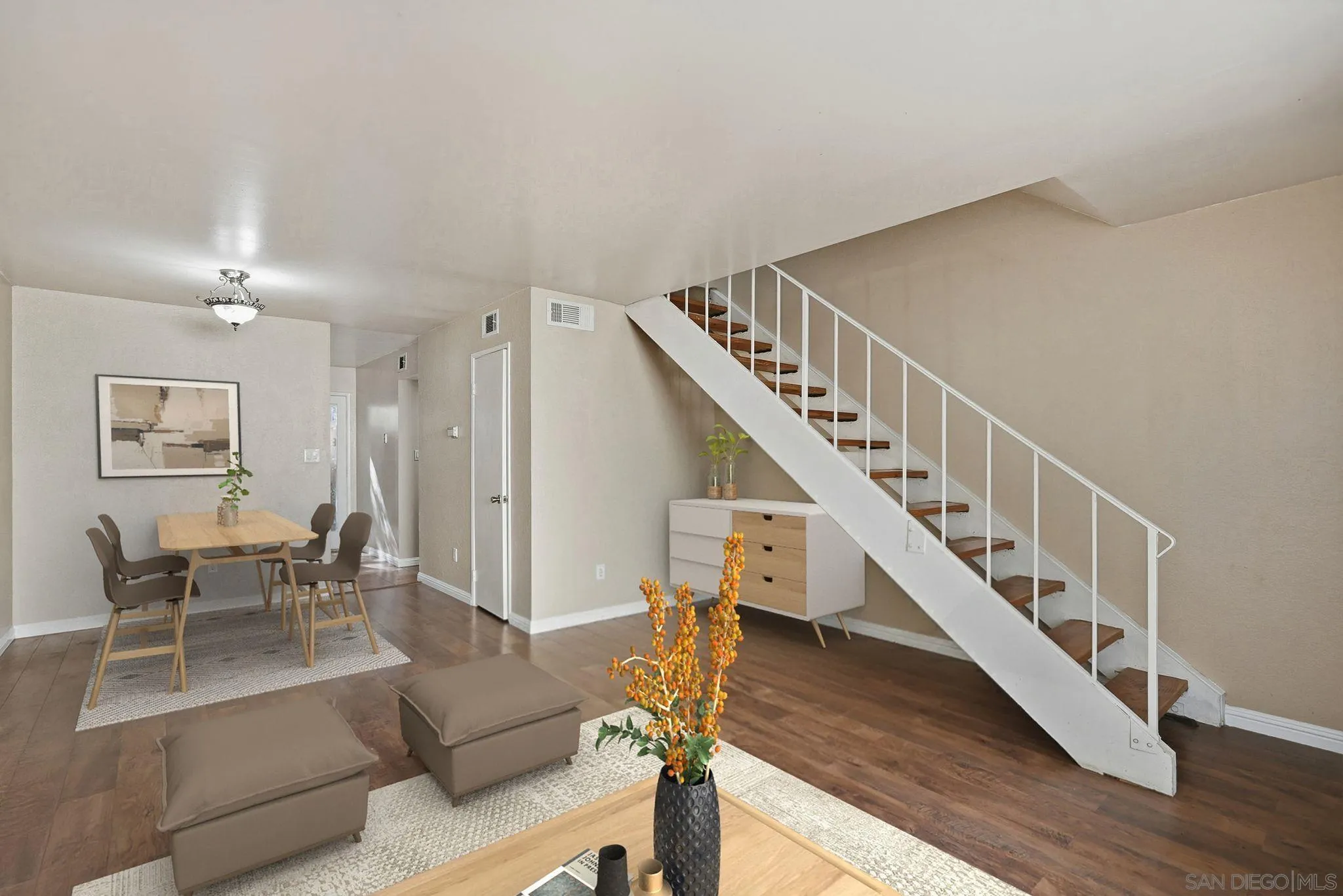 Photo #2: 260002331 Listing: Photo #2