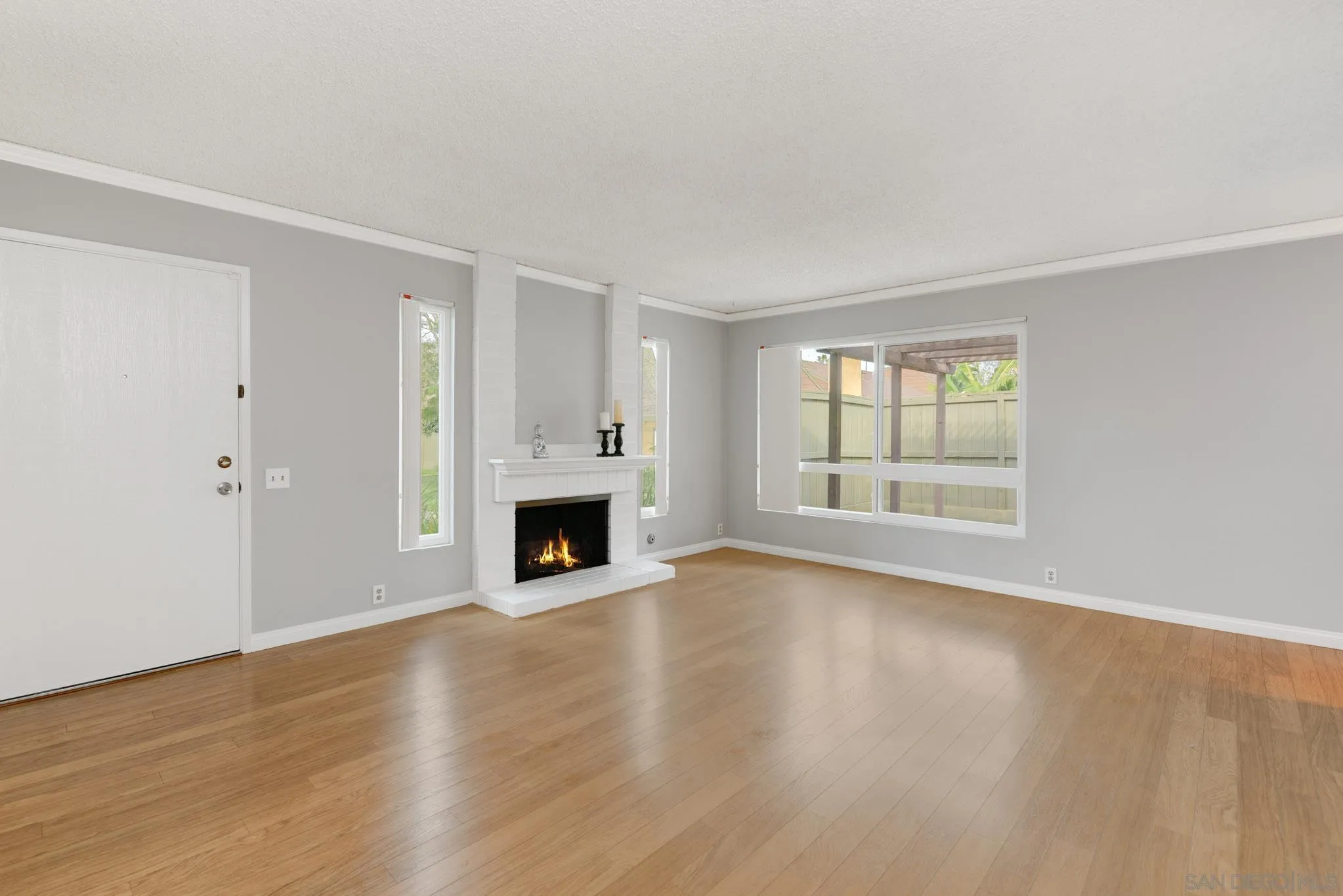 https://cdn.realtyfeed.com/cdn/127/260002335/6a39b242b524bea09ee13778643dab3a.webp