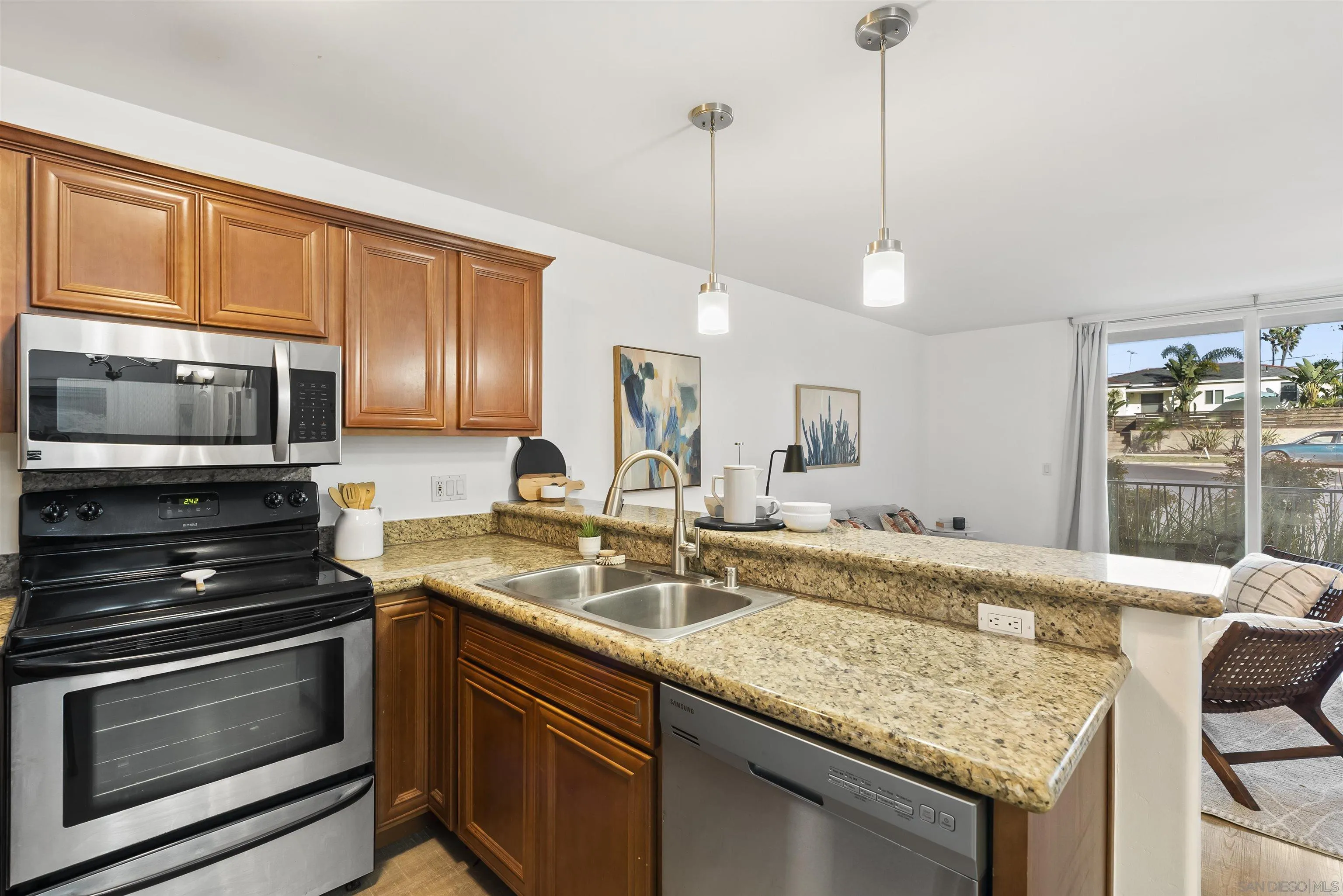 https://cdn.realtyfeed.com/cdn/127/260002336/019198cd415996237195f9c873fdedd2.webp