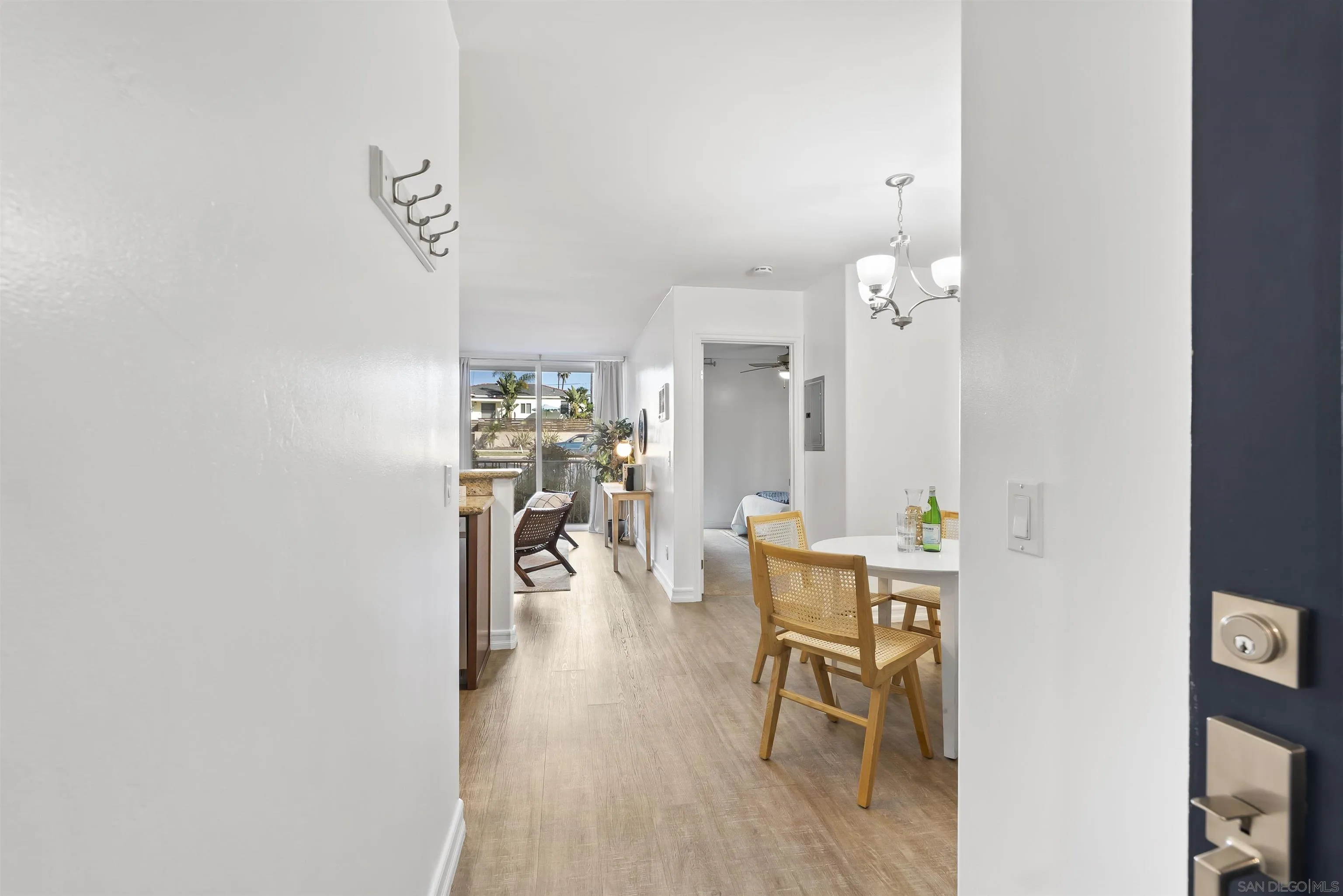 https://cdn.realtyfeed.com/cdn/127/260002336/c0793722386ad5c0b68c0f27ade493c1.webp