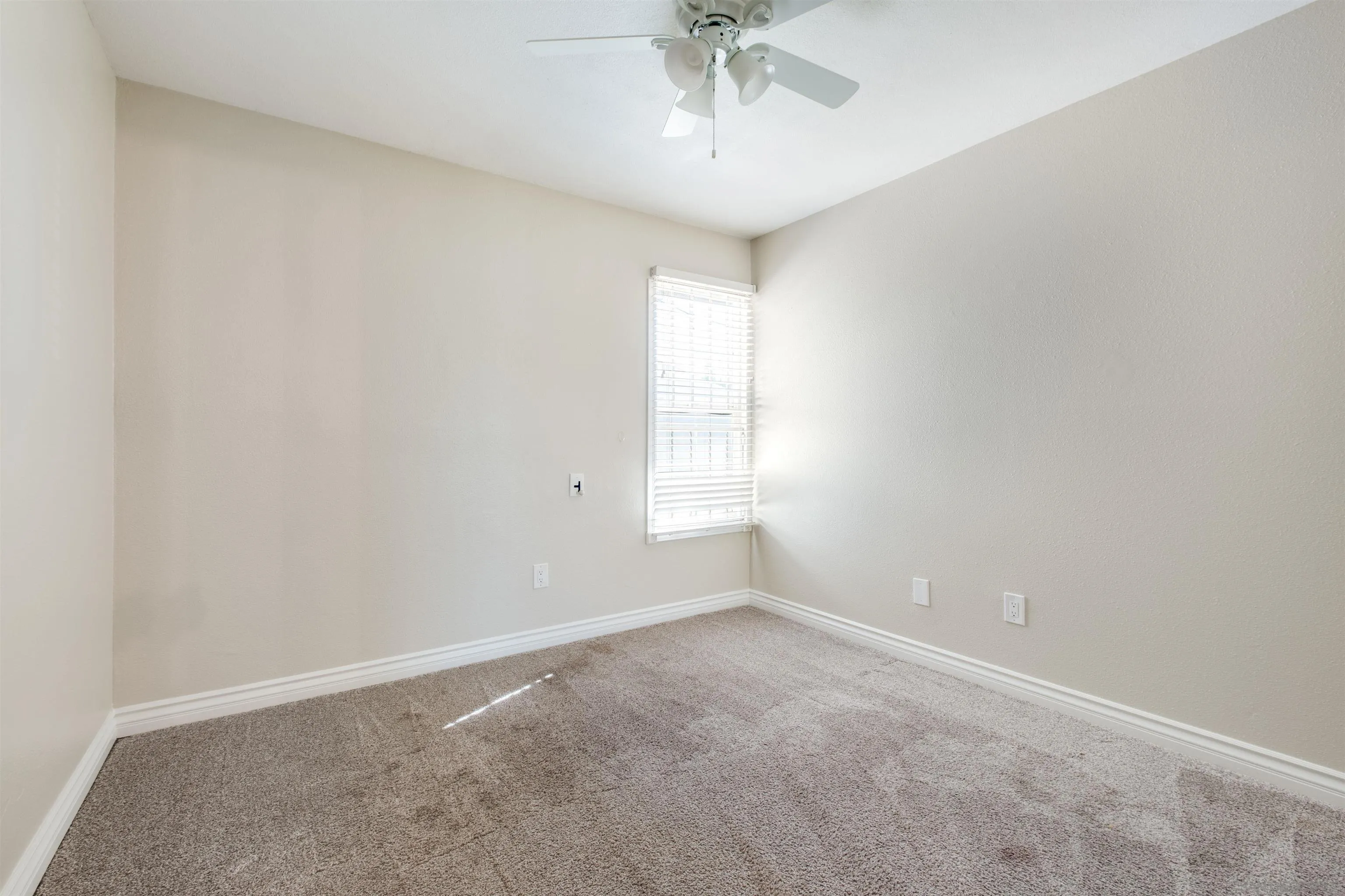 https://cdn.realtyfeed.com/cdn/127/260002337/23f123931fad9396c37eeb457dd35b69.webp