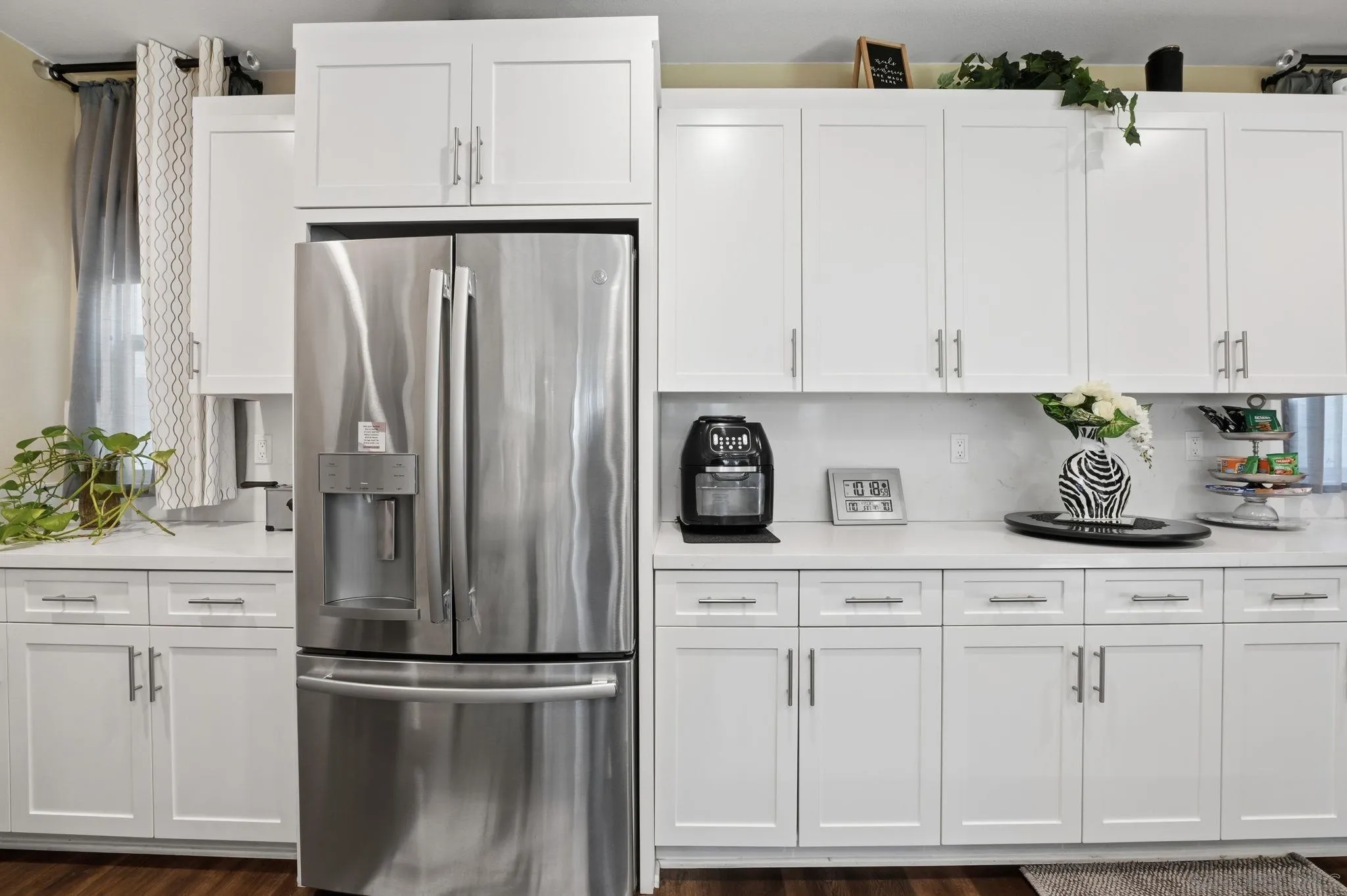 https://cdn.realtyfeed.com/cdn/127/260002338/273d1f4143675f37901a64e7c4eddf03.webp